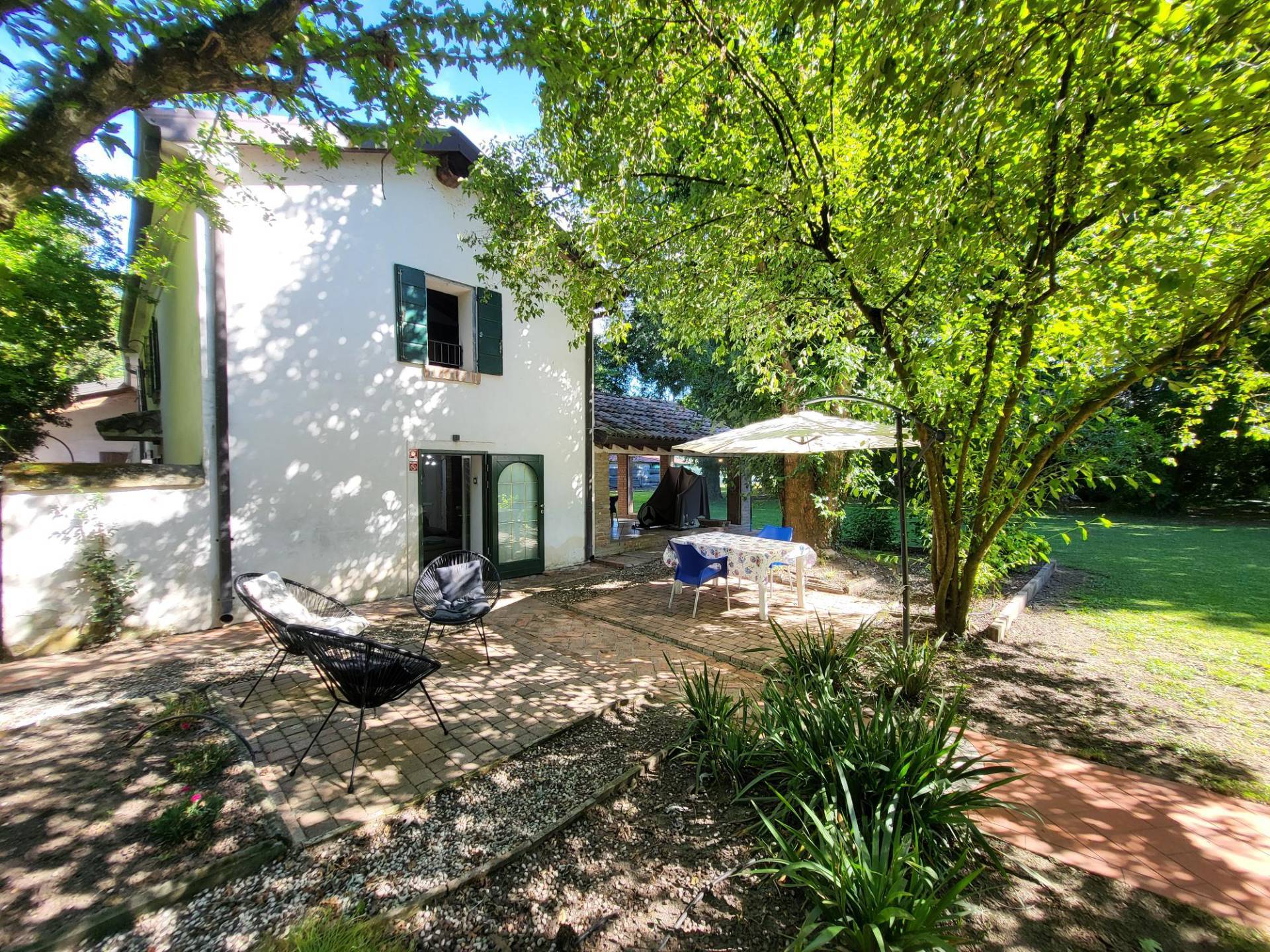 Villa Singola con Piscina in vendita a Cavezzo, Ponte Motta