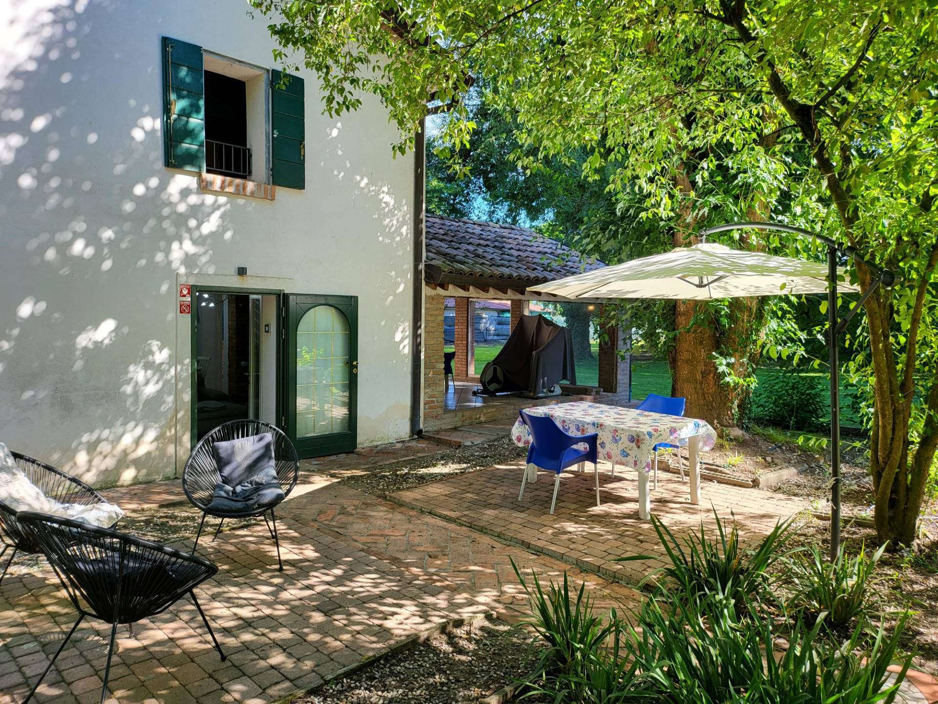 Villa Singola con Piscina in vendita a Cavezzo, Ponte Motta