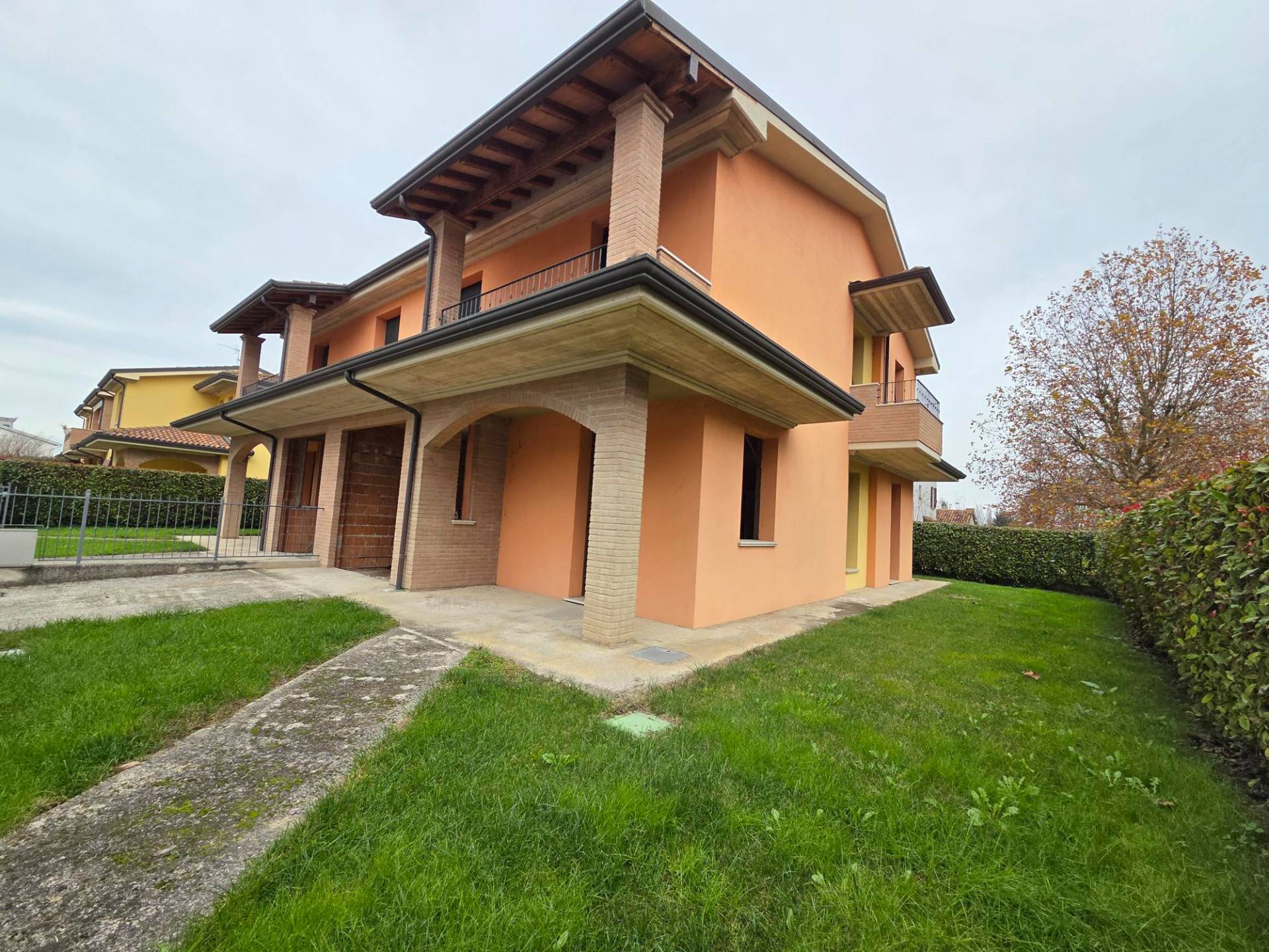 Villa di Testa in vendita a San Possidonio