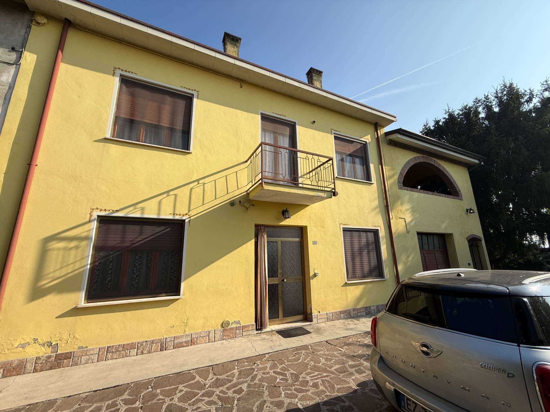 Appartamento con Ingresso Indipendente in vendita a Poggio Rusco