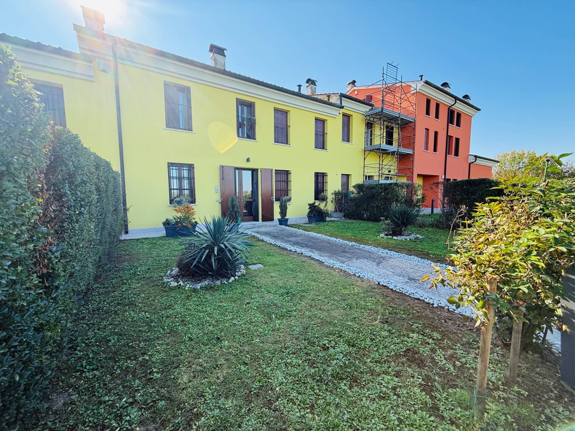 Porzione di Casa con Giardino in vendita a Borgo Mantovano