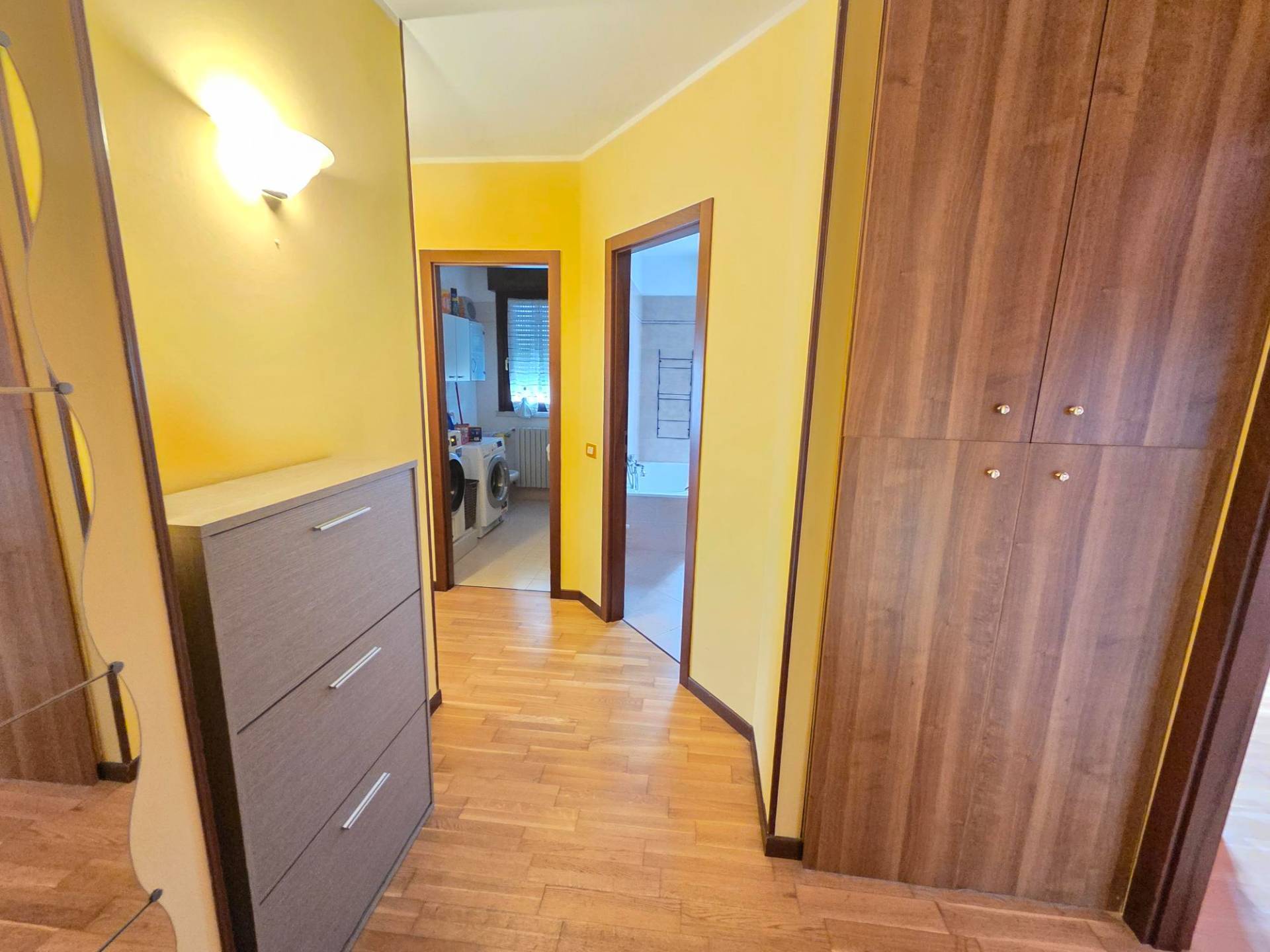 Appartamento al 1 Piano in vendita a Mirandola