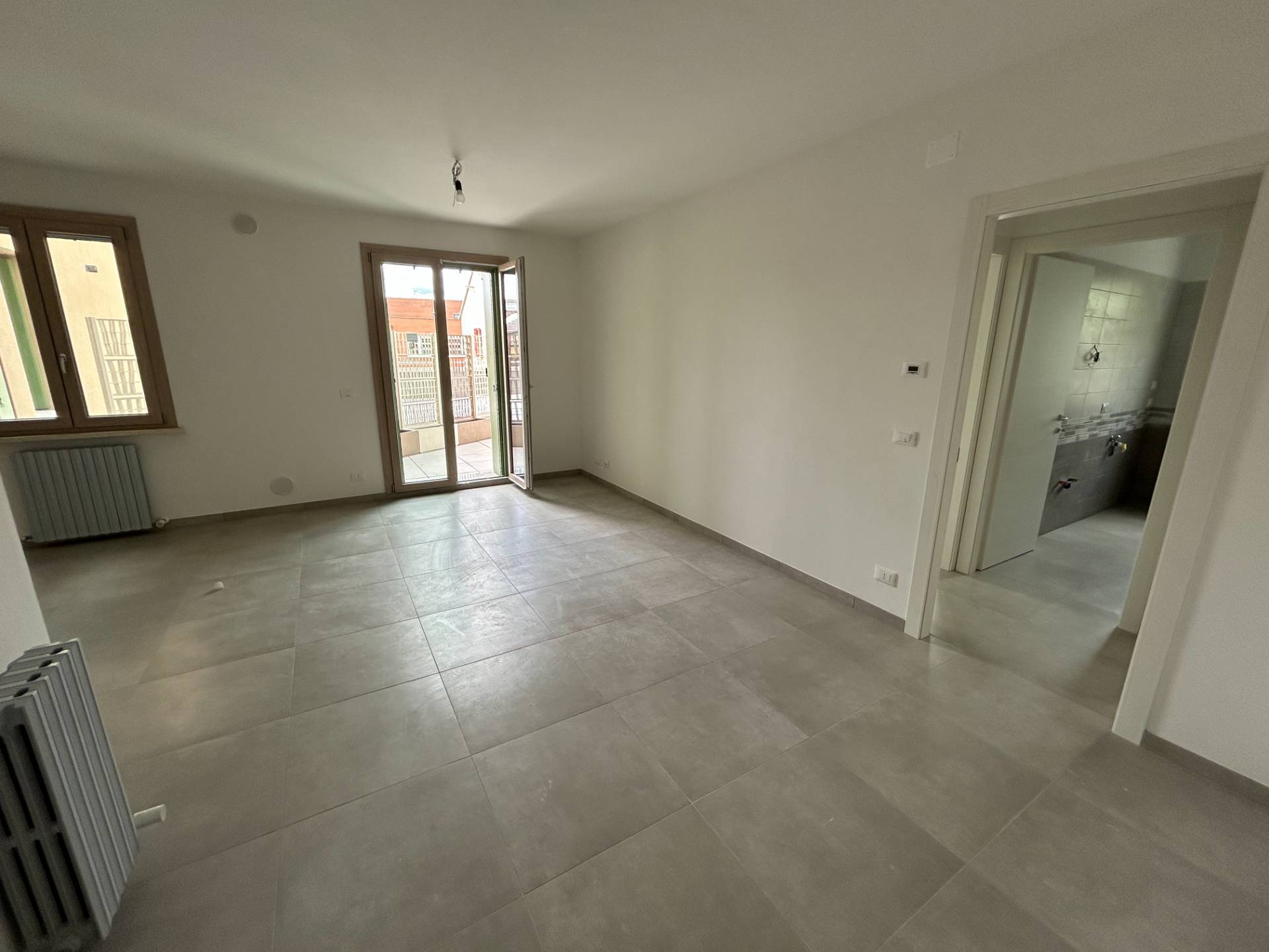 Appartamento al 1 Piano in vendita a Poggio Rusco