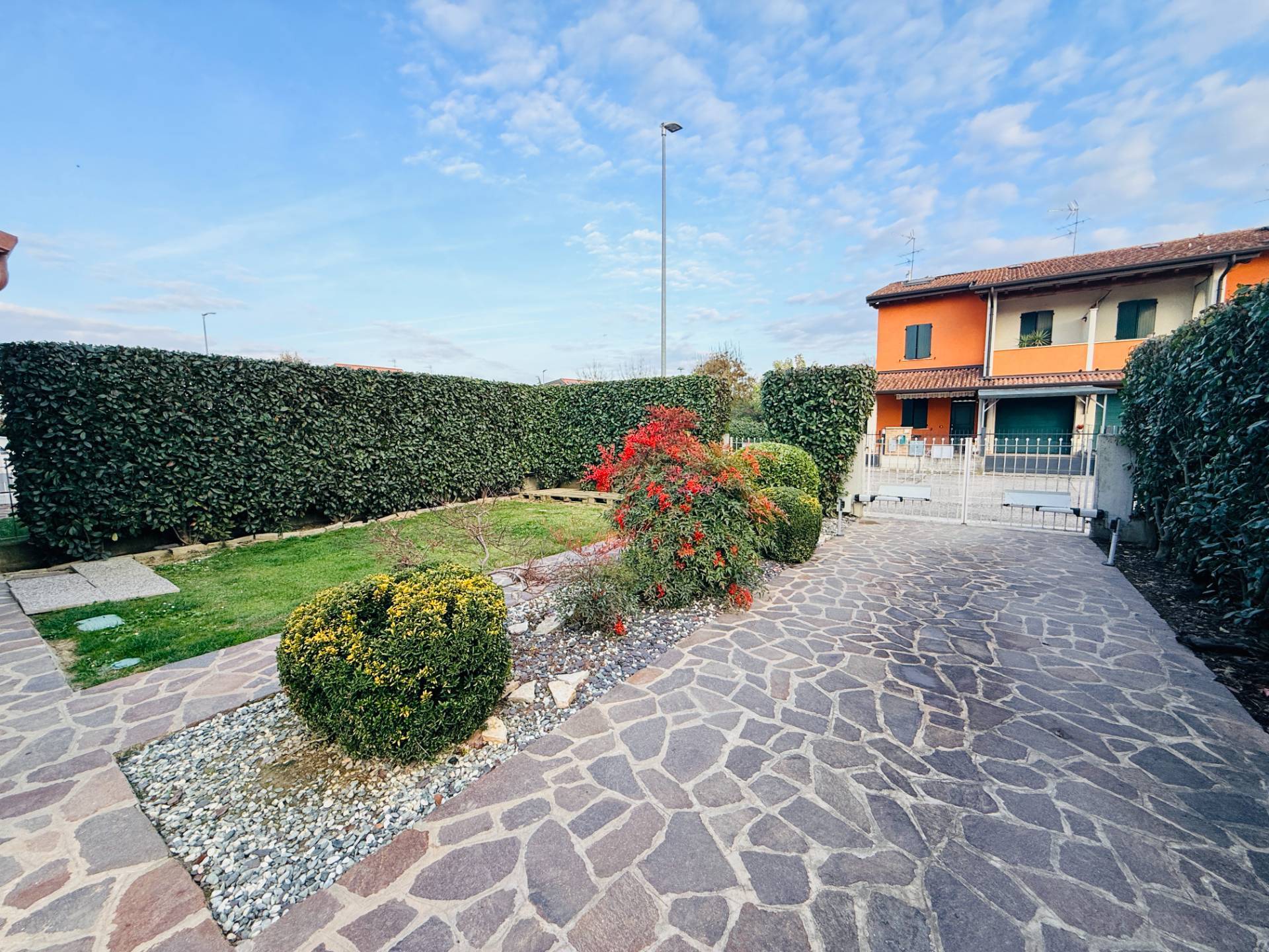 Villa di Testa in vendita a Borgo Mantovano