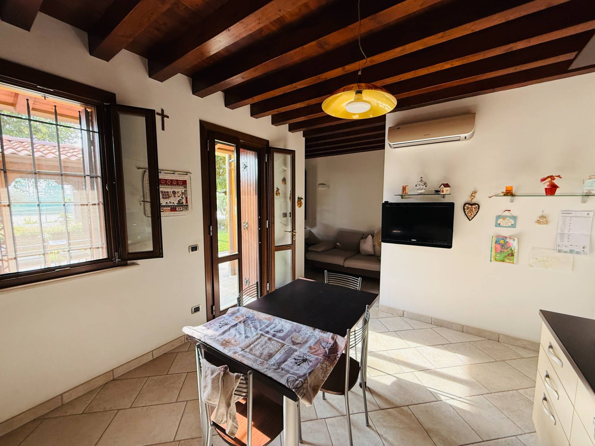 Villa Singola con Piscina in vendita a Poggio Rusco