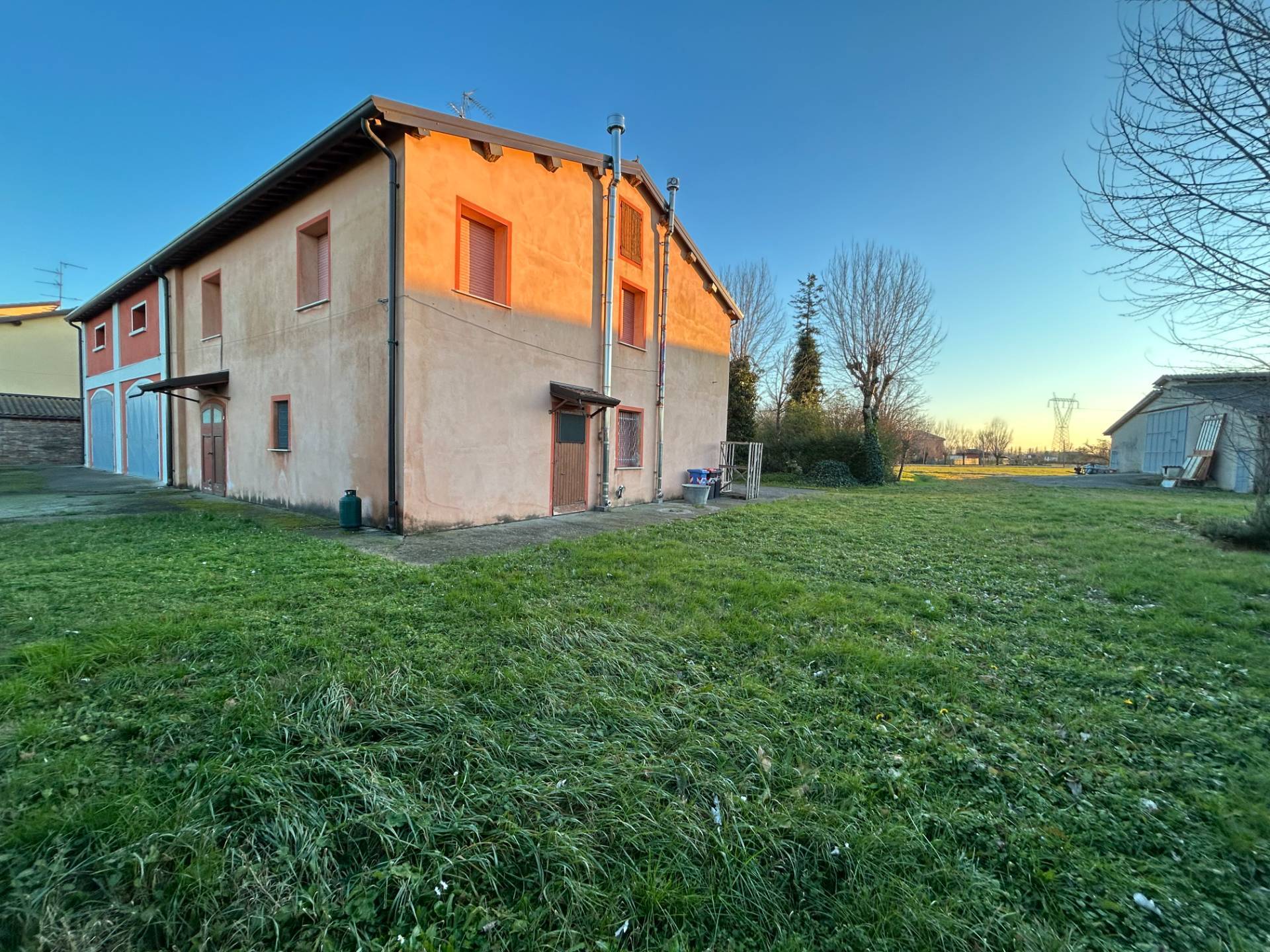 Villa in vendita a Mirandola