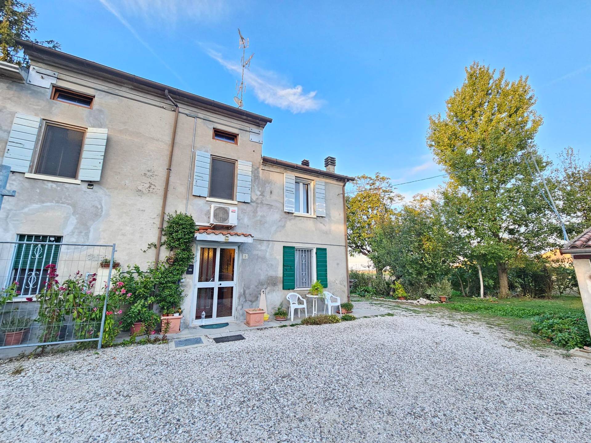 Porzione di Casa in vendita a Mirandola, Gavello