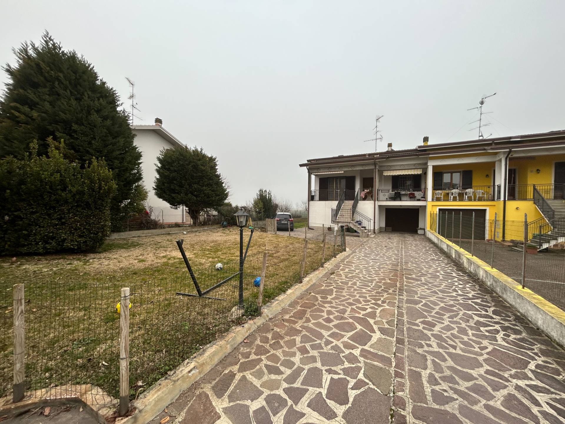 Villa Bifamiliare in vendita a Mirandola, Gavello