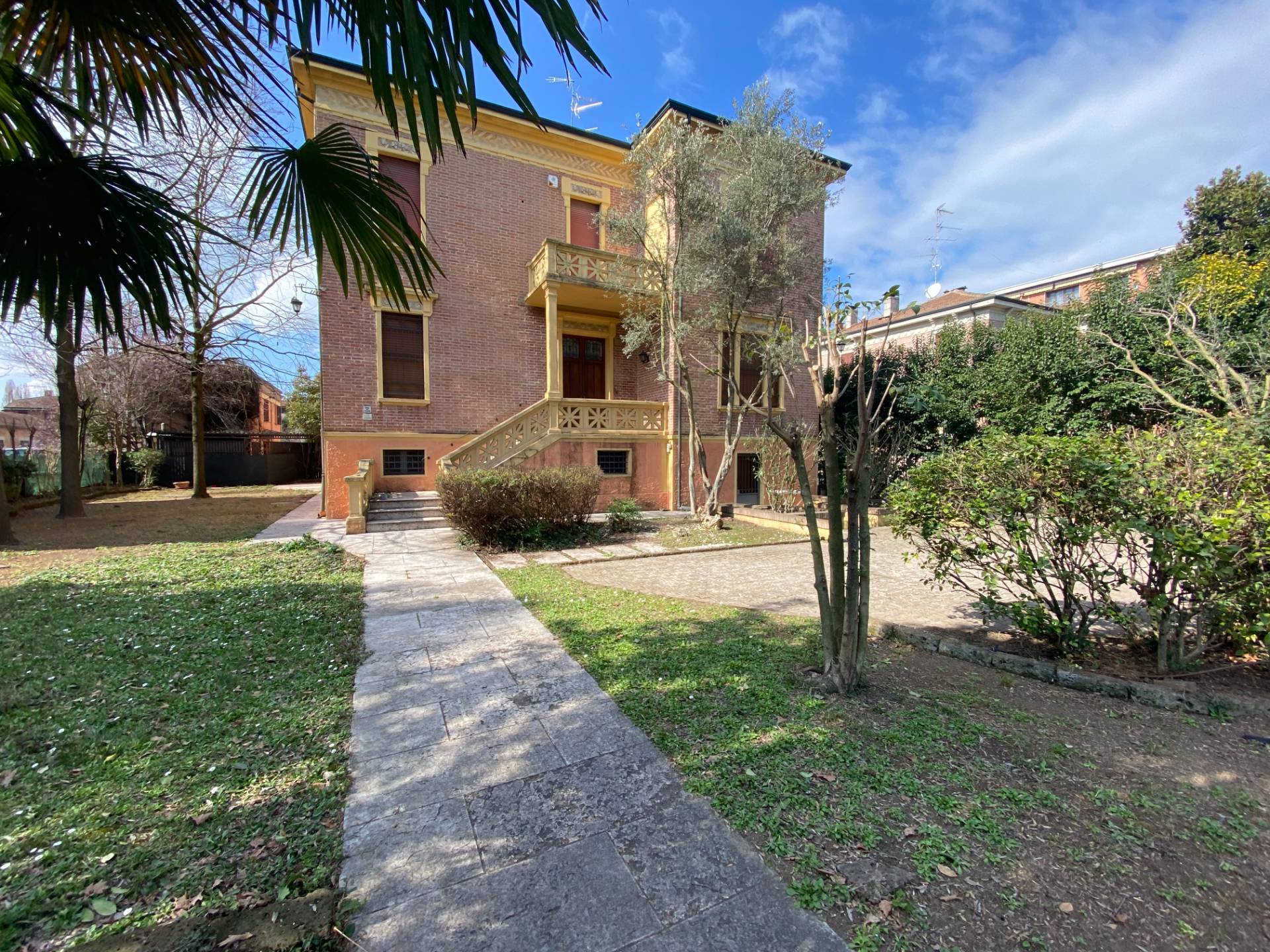 Villa in vendita a Mirandola