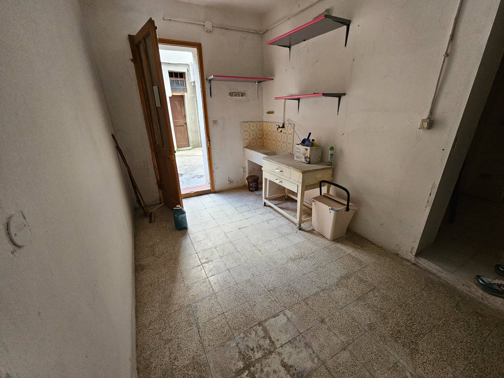 Negozio in vendita a Mirandola