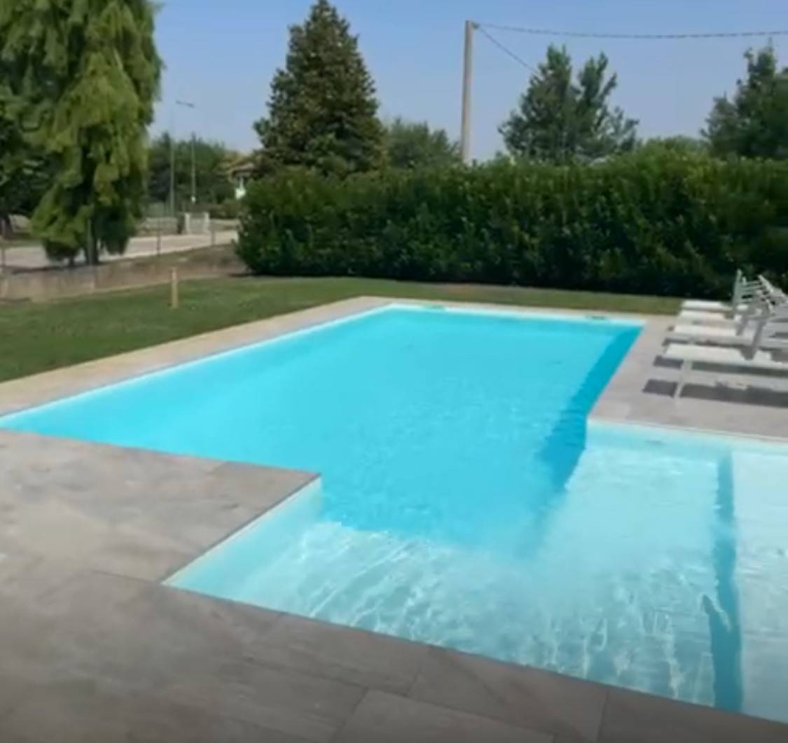 Villa Singola con Piscina in vendita a Poggio Rusco