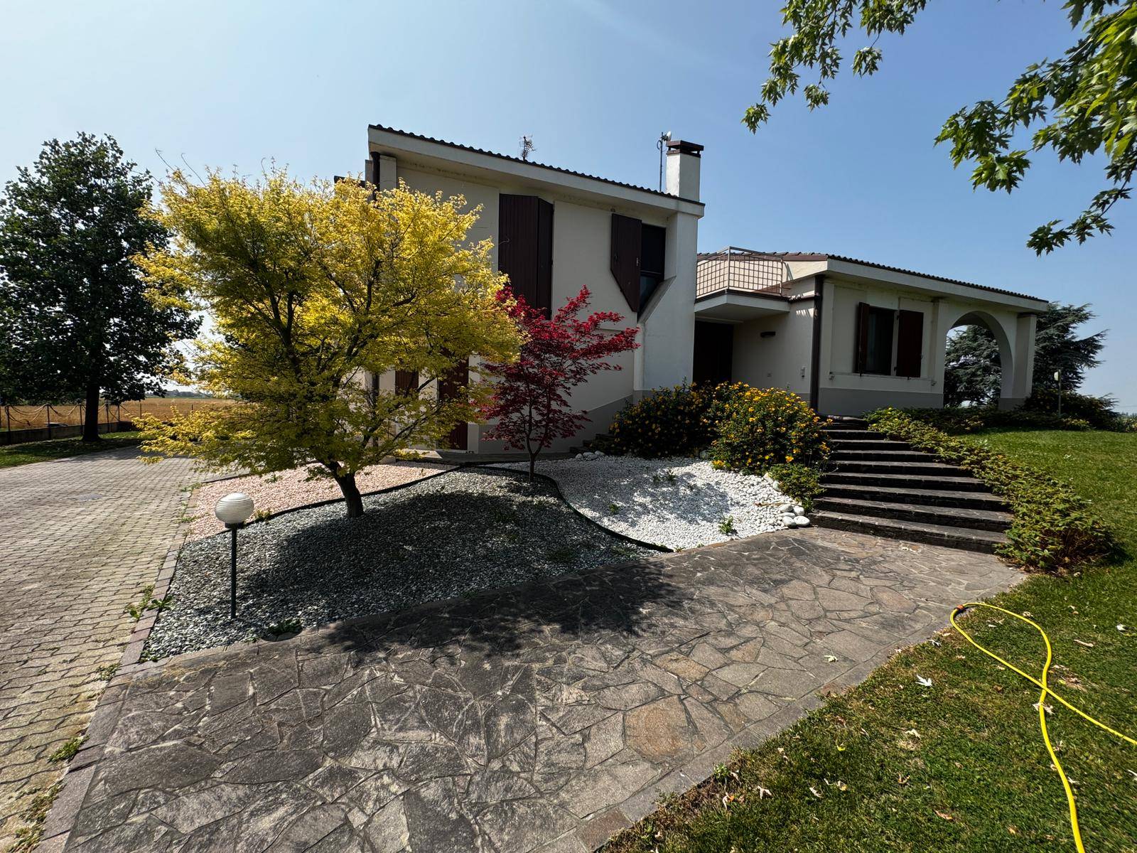 Villa Singola con Piscina in vendita a Poggio Rusco