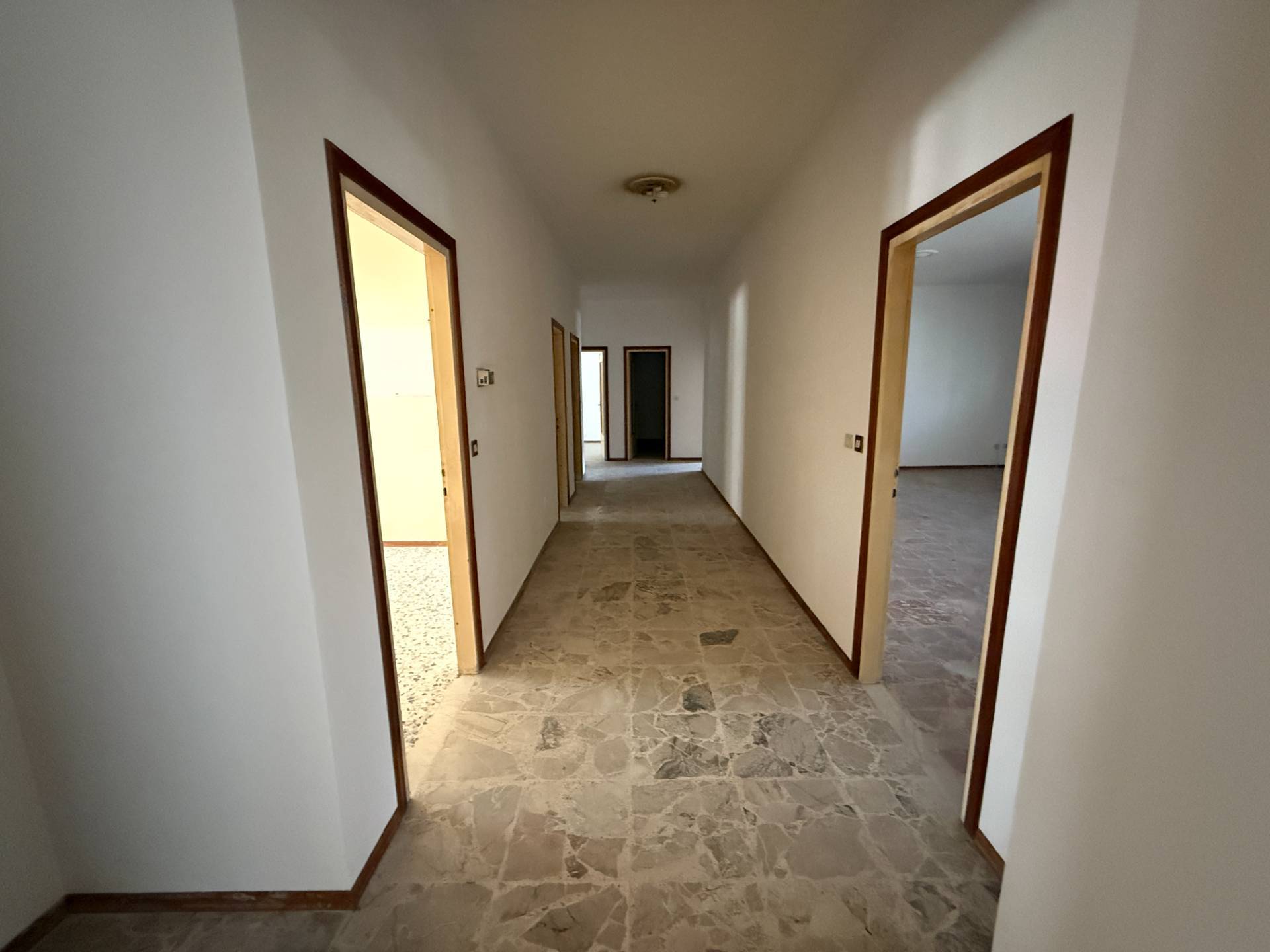 Appartamento al 1� Piano in vendita a Poggio Rusco