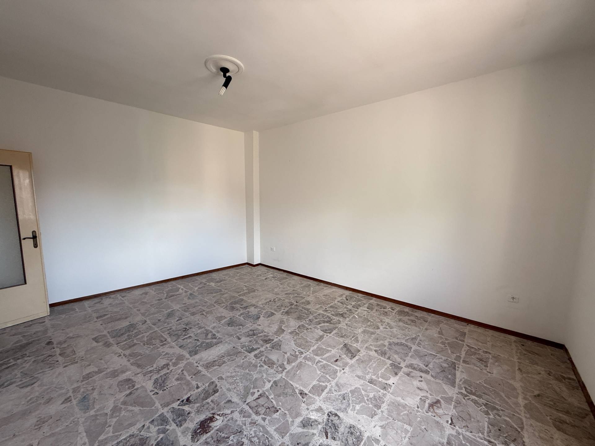 Appartamento al 1� Piano in vendita a Poggio Rusco