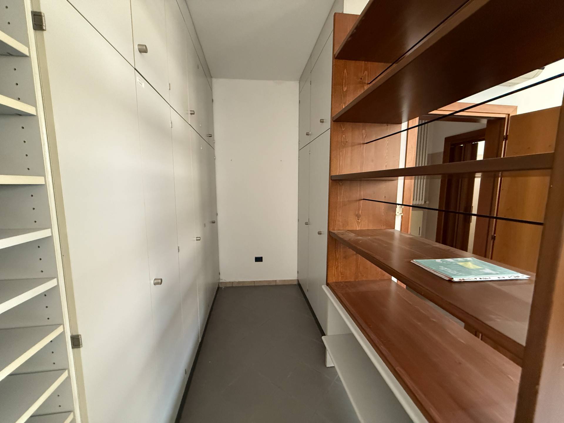 Studio/Ufficio in affitto a Poggio Rusco