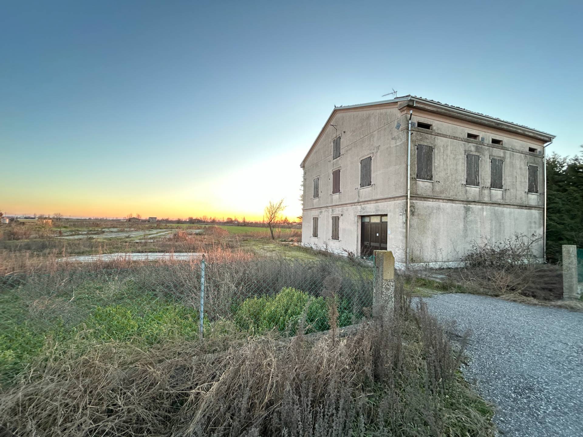 Rustico in vendita a Mirandola, Quarantoli