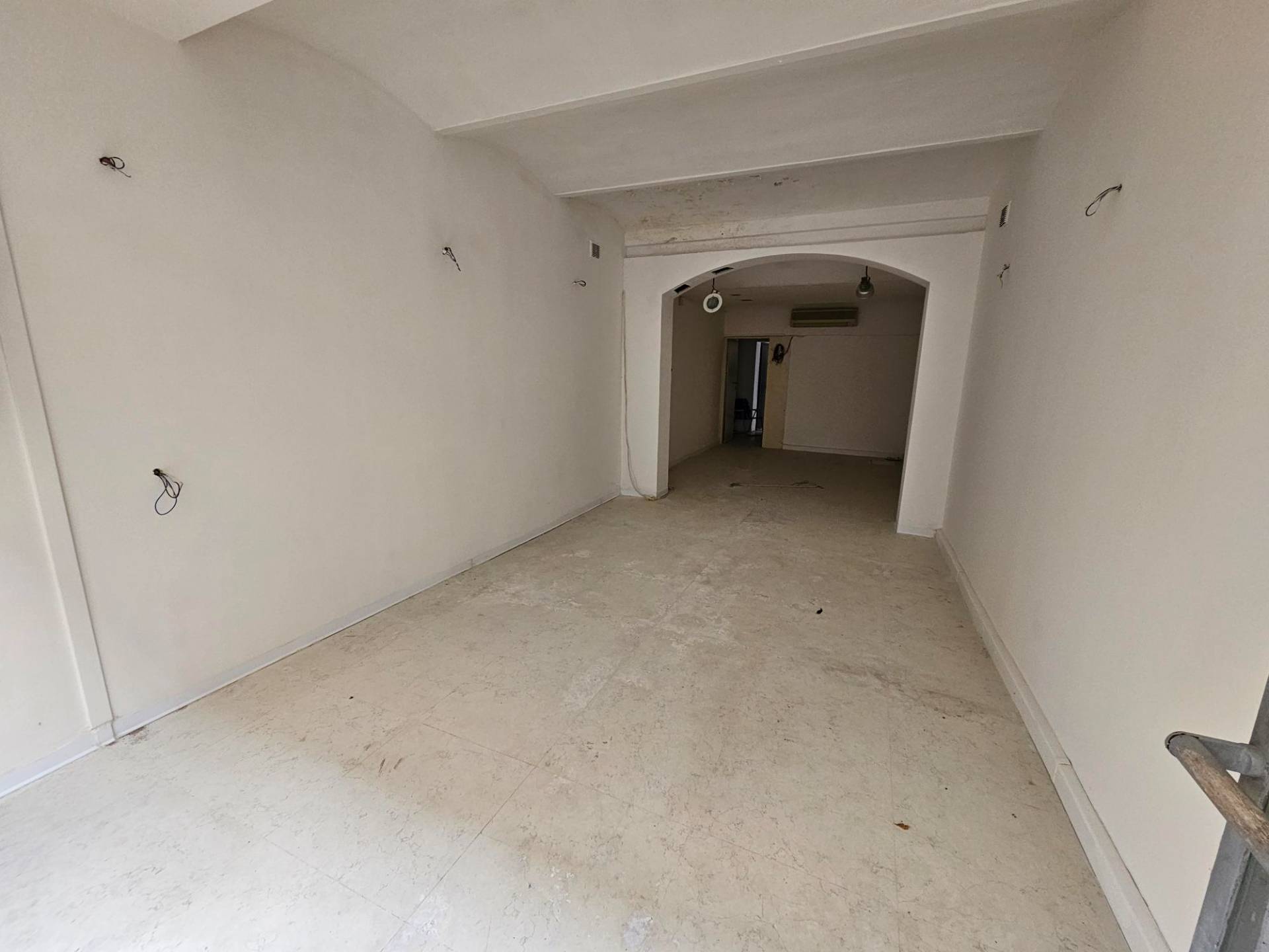 Negozio in vendita a Mirandola