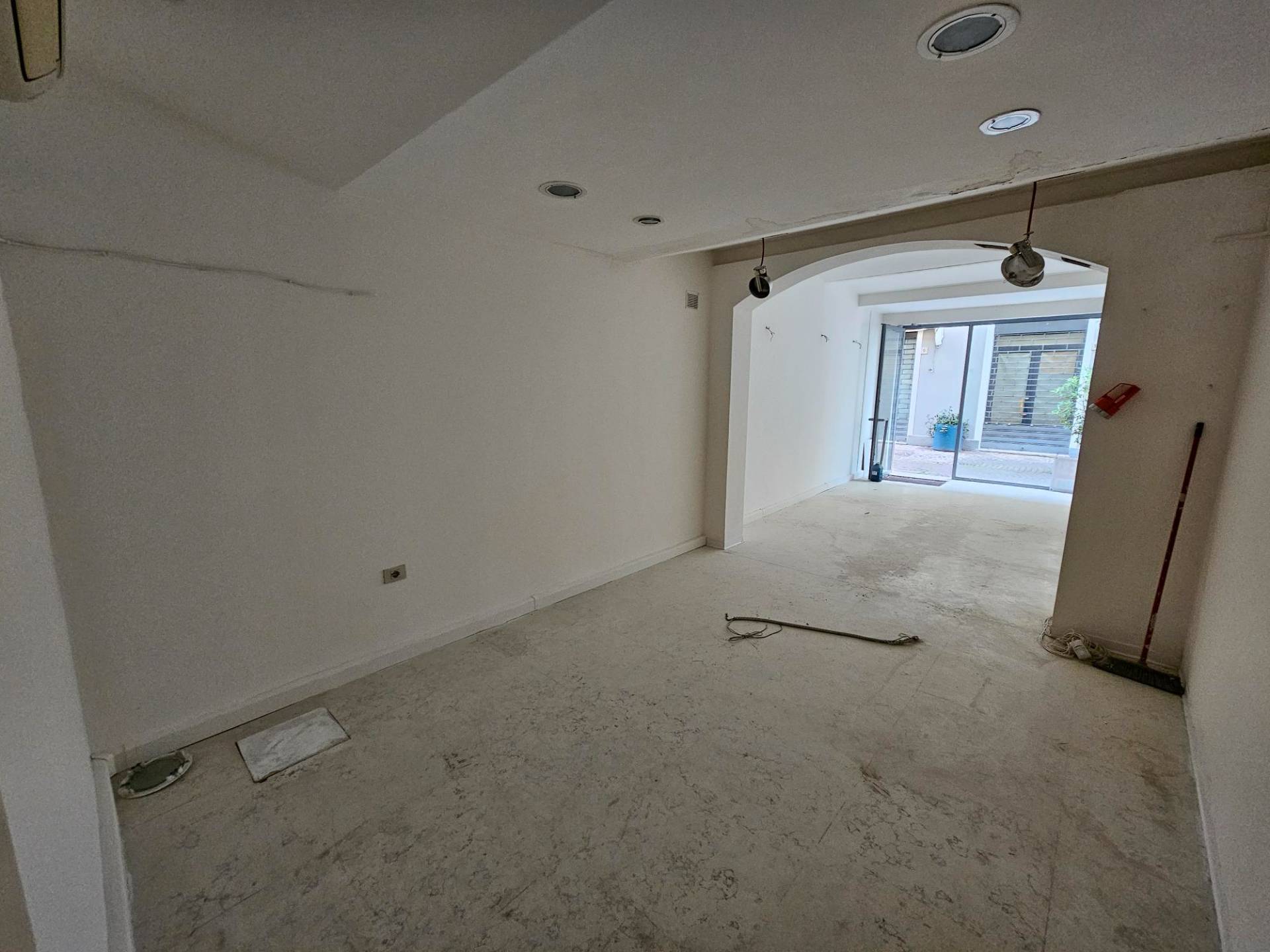 Negozio in vendita a Mirandola