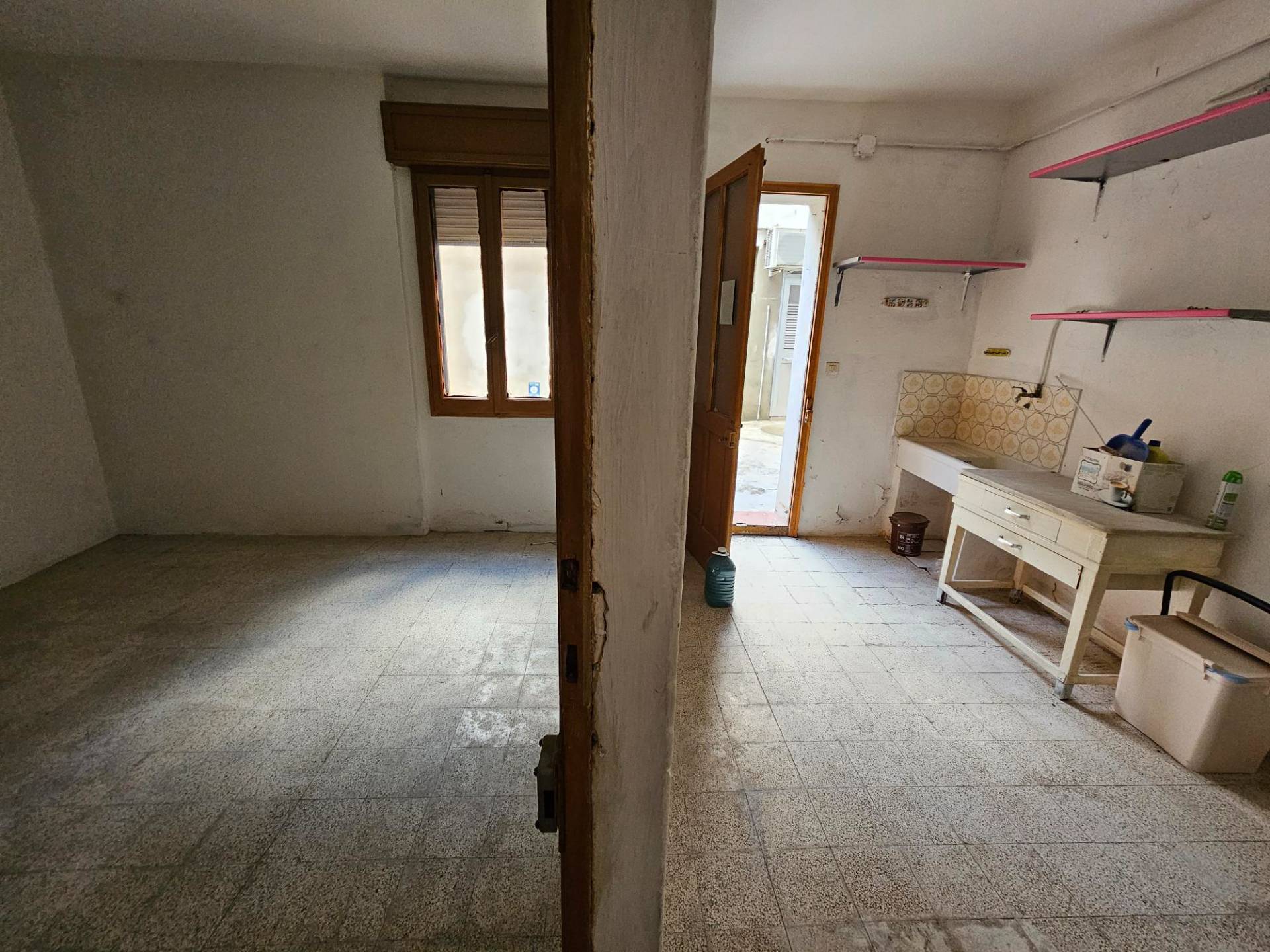 Negozio in vendita a Mirandola