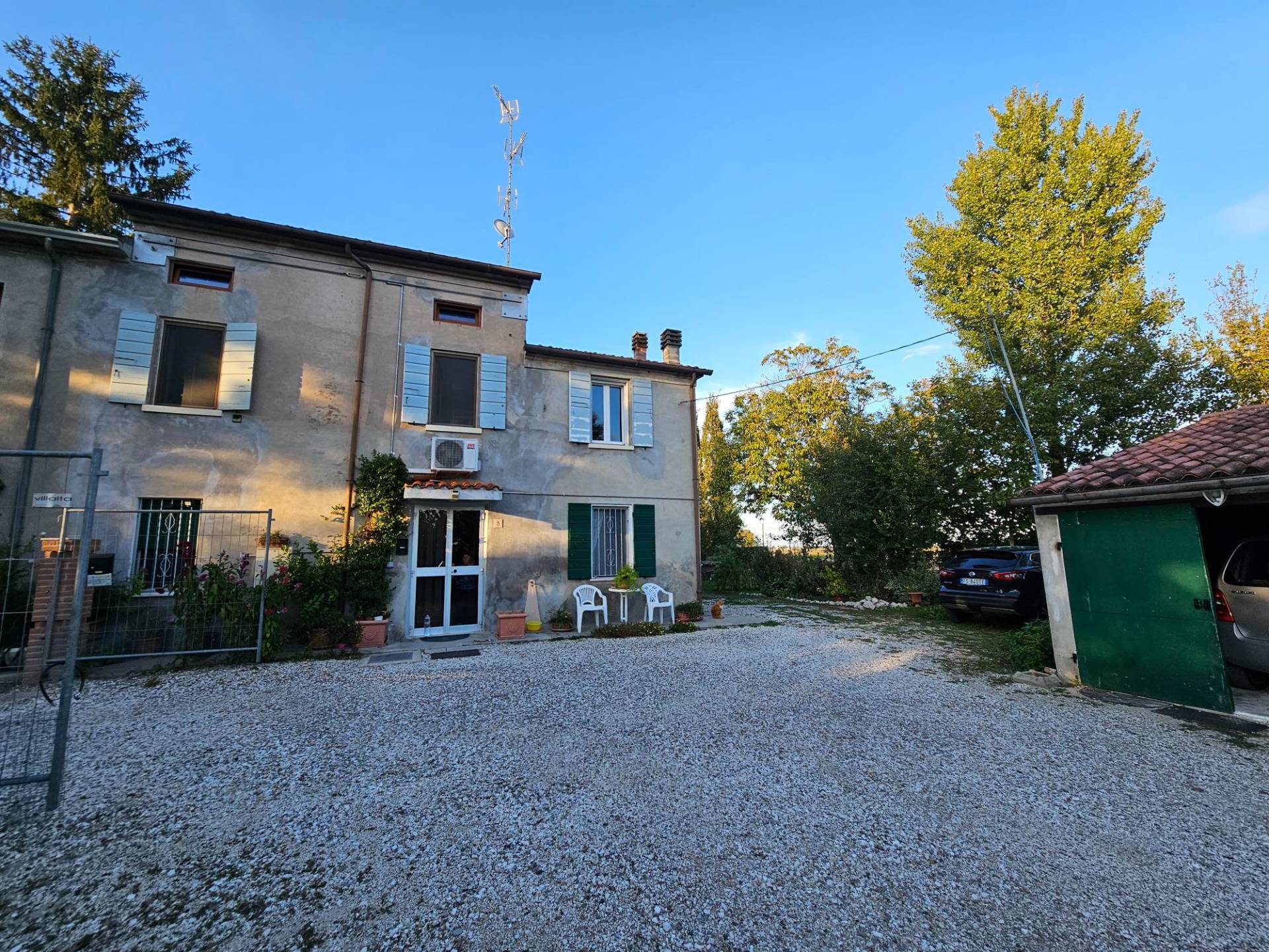 Porzione di Casa in vendita a Mirandola, Gavello