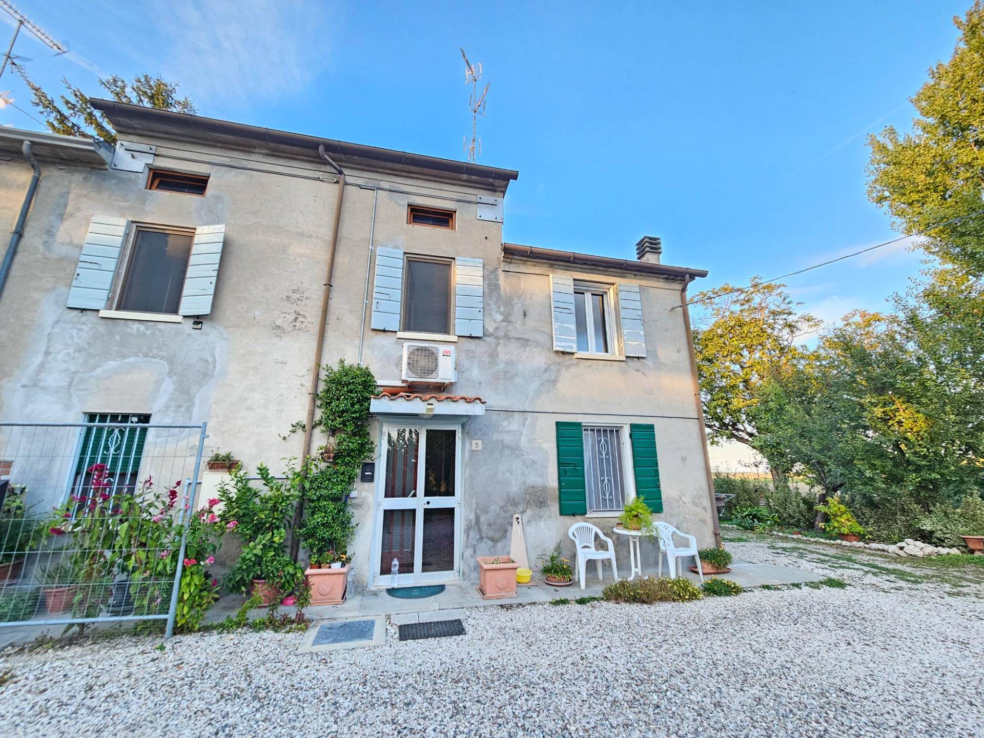 Porzione di Casa in vendita a Mirandola, Gavello