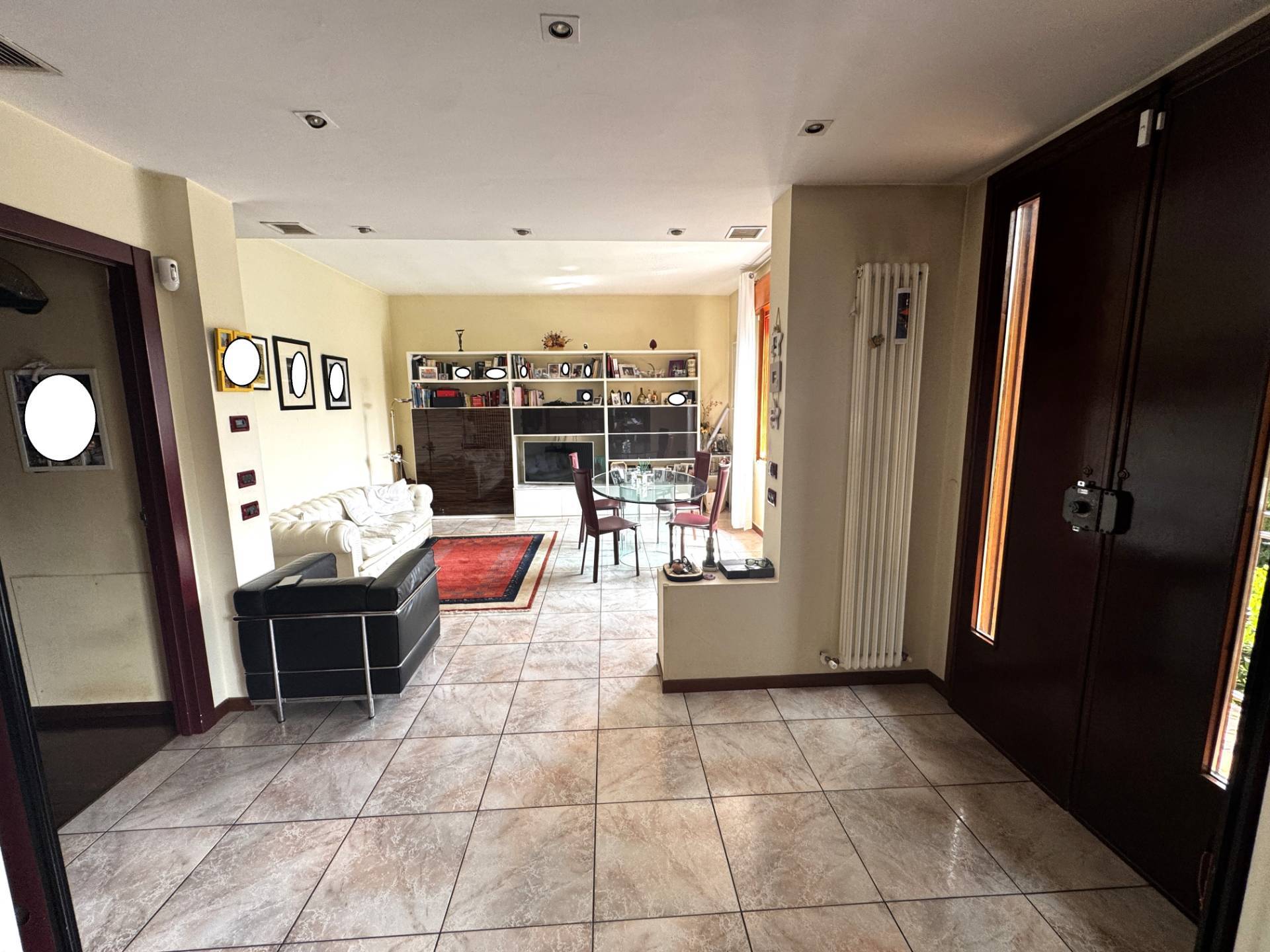 Villa Singola suddivisa in 2 Unit in vendita a Mirandola