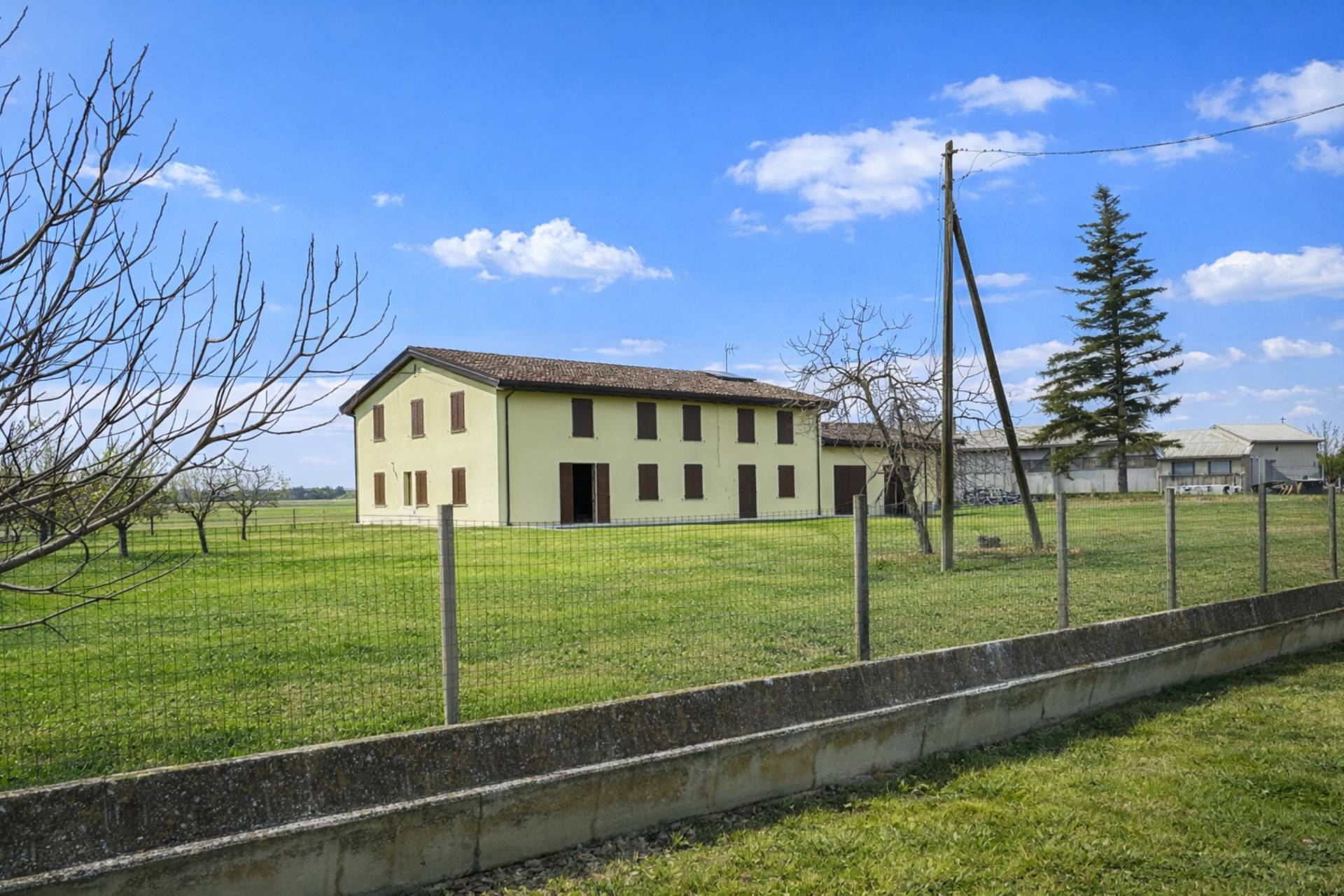Appartamento con Ingresso Indipendente e Giardino Privato in vendita a Concordia sulla Secchia, Vall