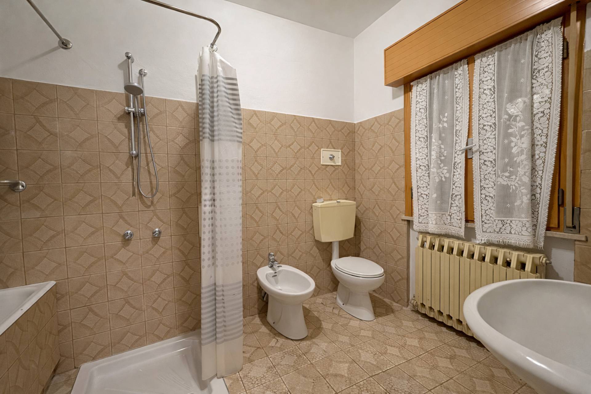 Porzione di Casa con Giardino in vendita a Mirandola, San Martino Spino