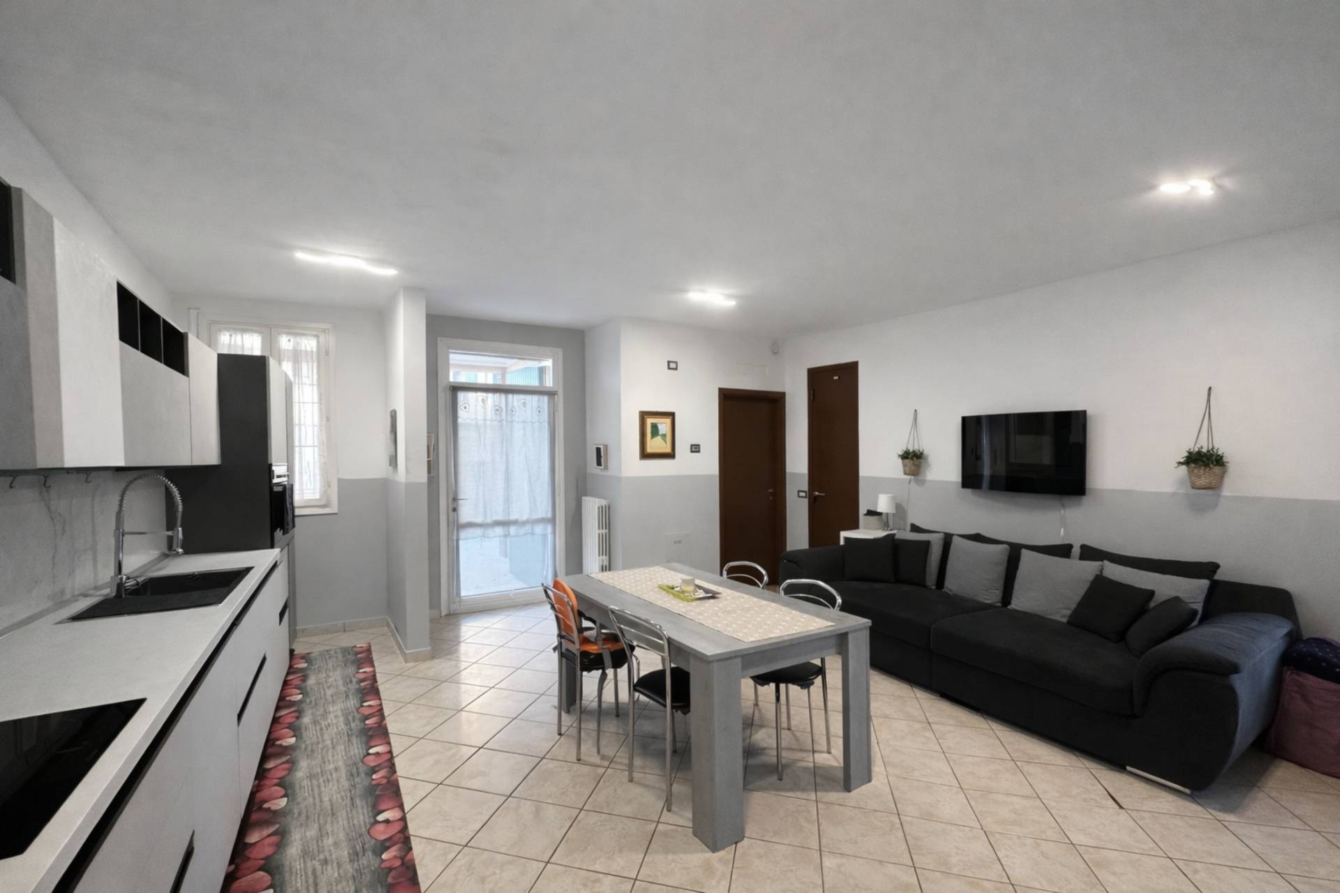Appartamento con Ingresso Indipendente e Giardino Privato in vendita a San Prospero