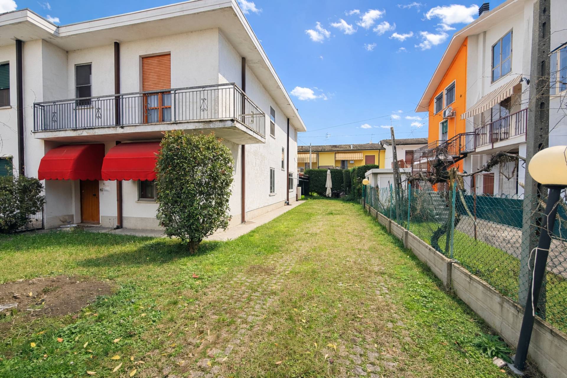 Villa Bifamiliare in vendita a Poggio Rusco