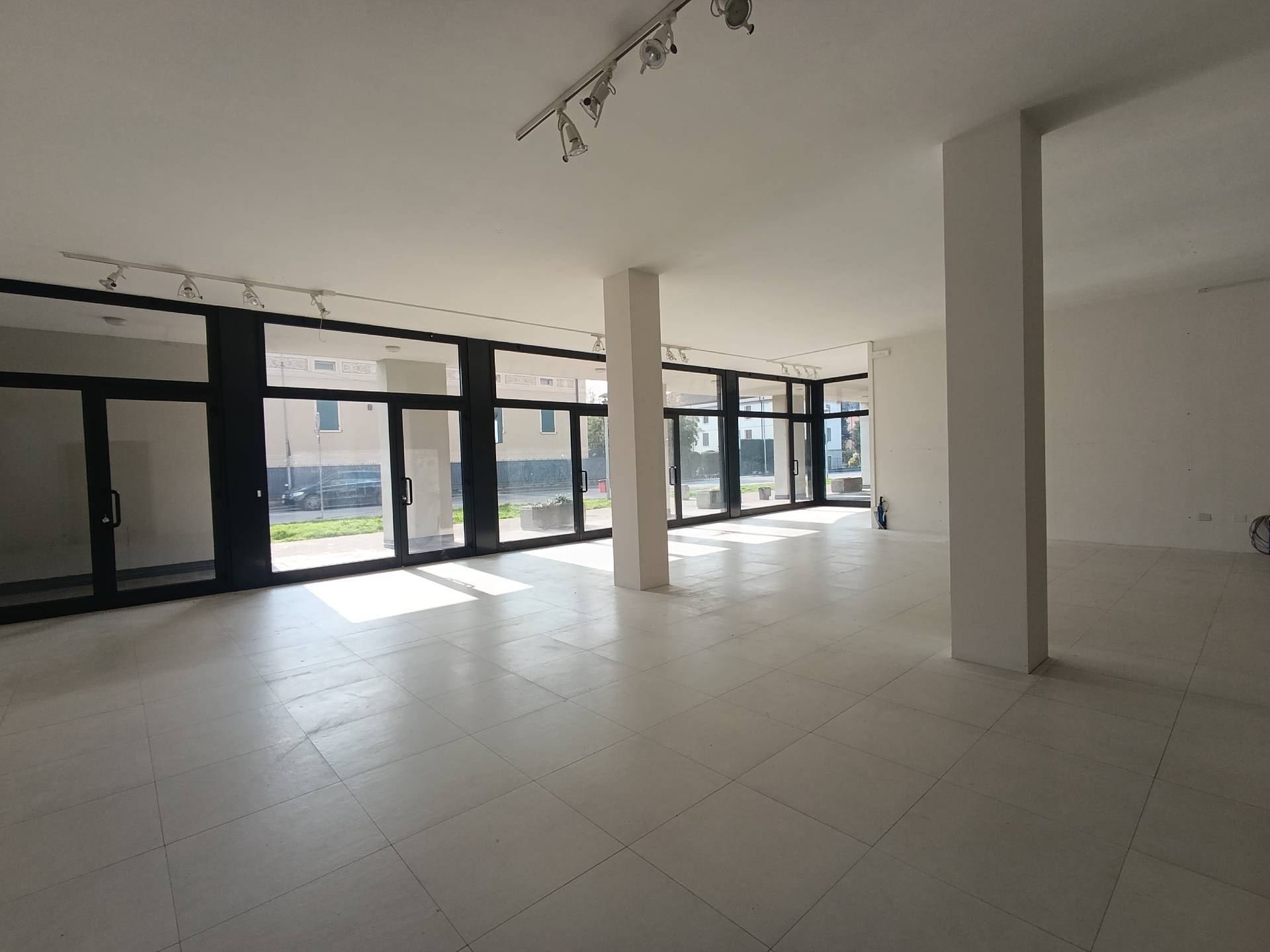 Studio/Ufficio in affitto a Cavezzo