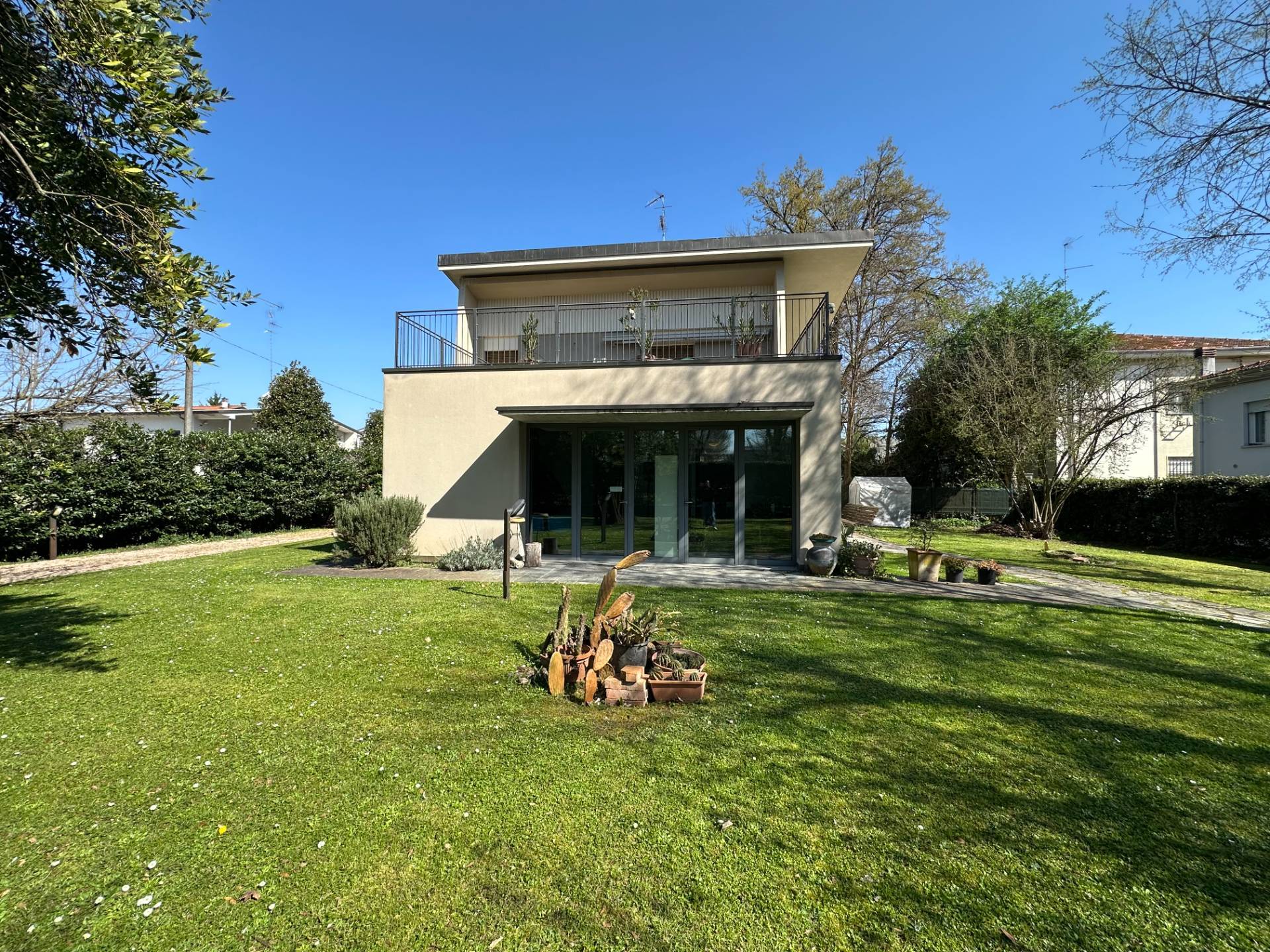 Porzione di Casa con Giardino in vendita a Finale Emilia, Massa Finalese