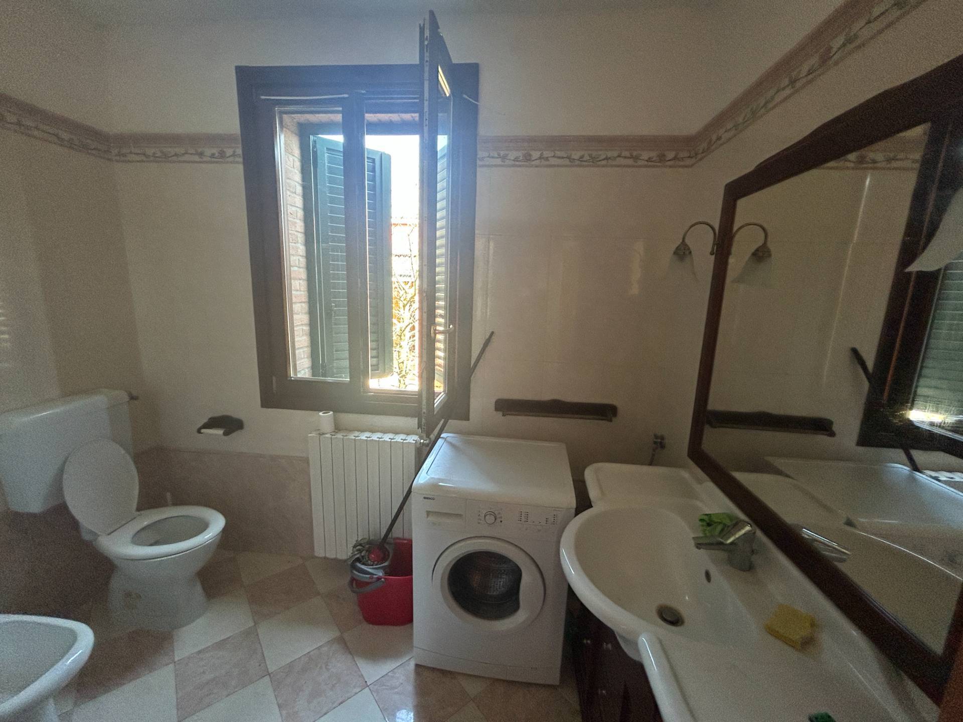 Appartamento al 1� Piano in vendita a Mirandola, Tramuschio