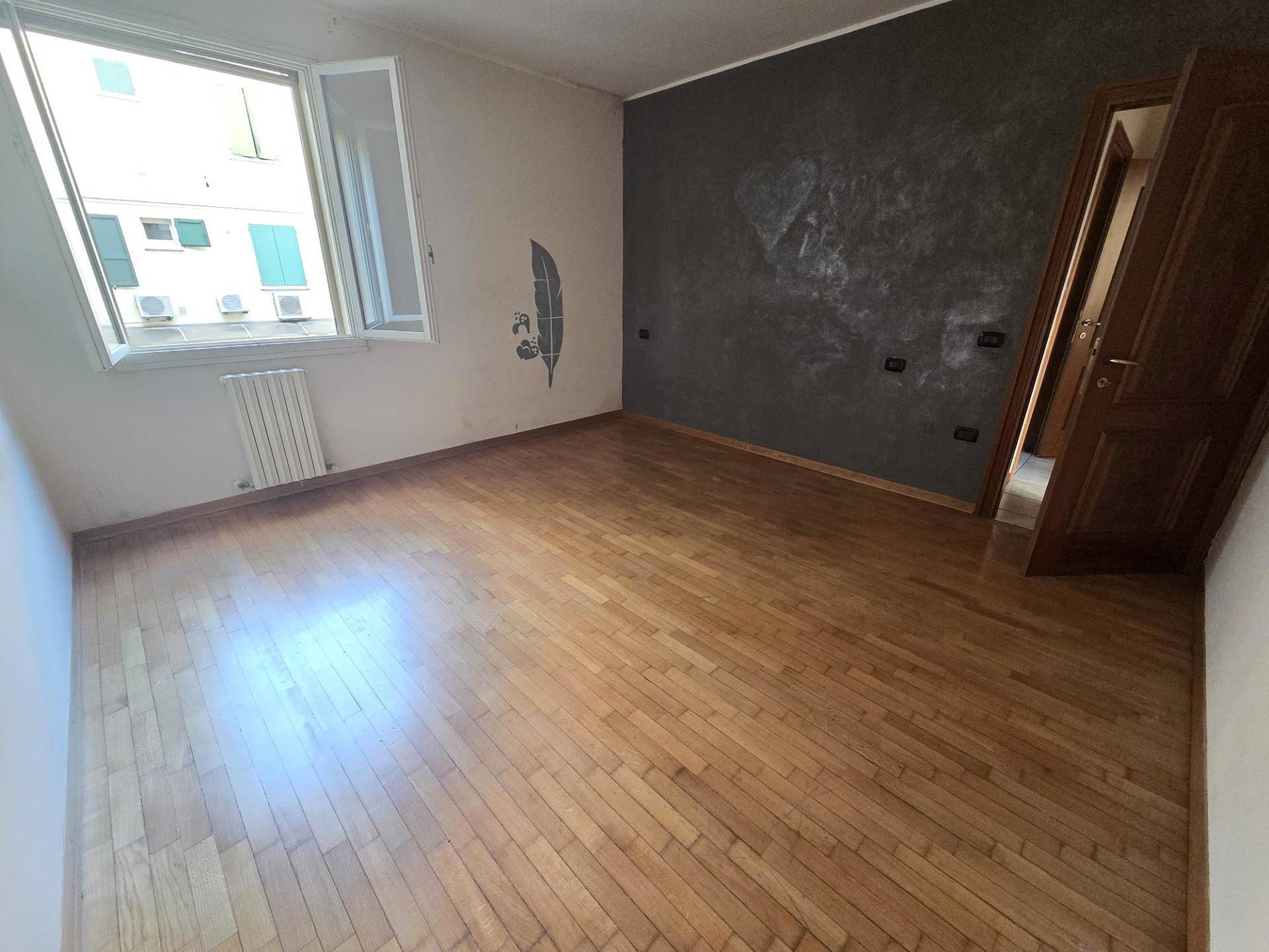 Appartamento al 1� Piano in vendita a Bastiglia