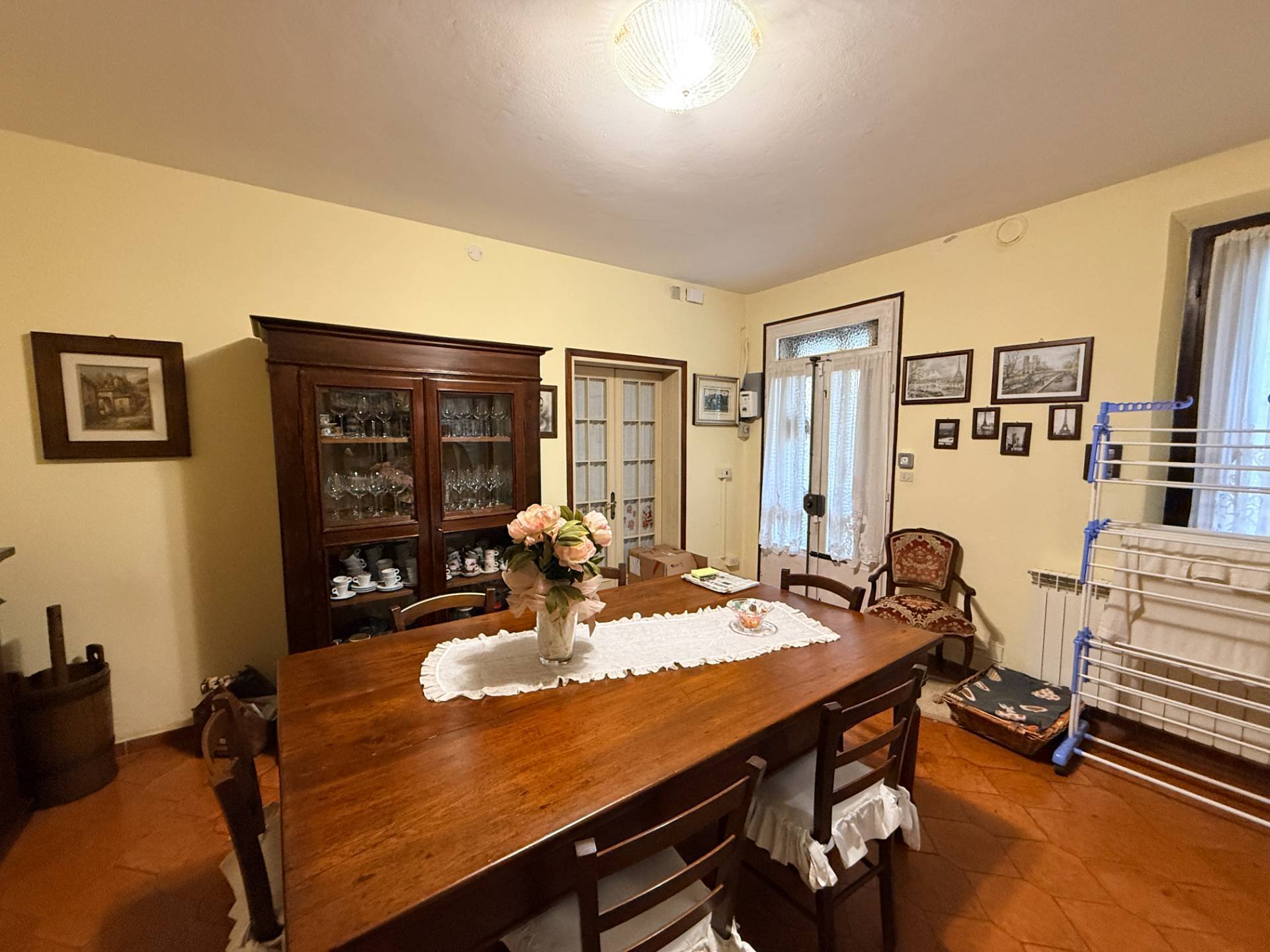 Villa Singola suddivisa in 2 Unit in vendita a Poggio Rusco