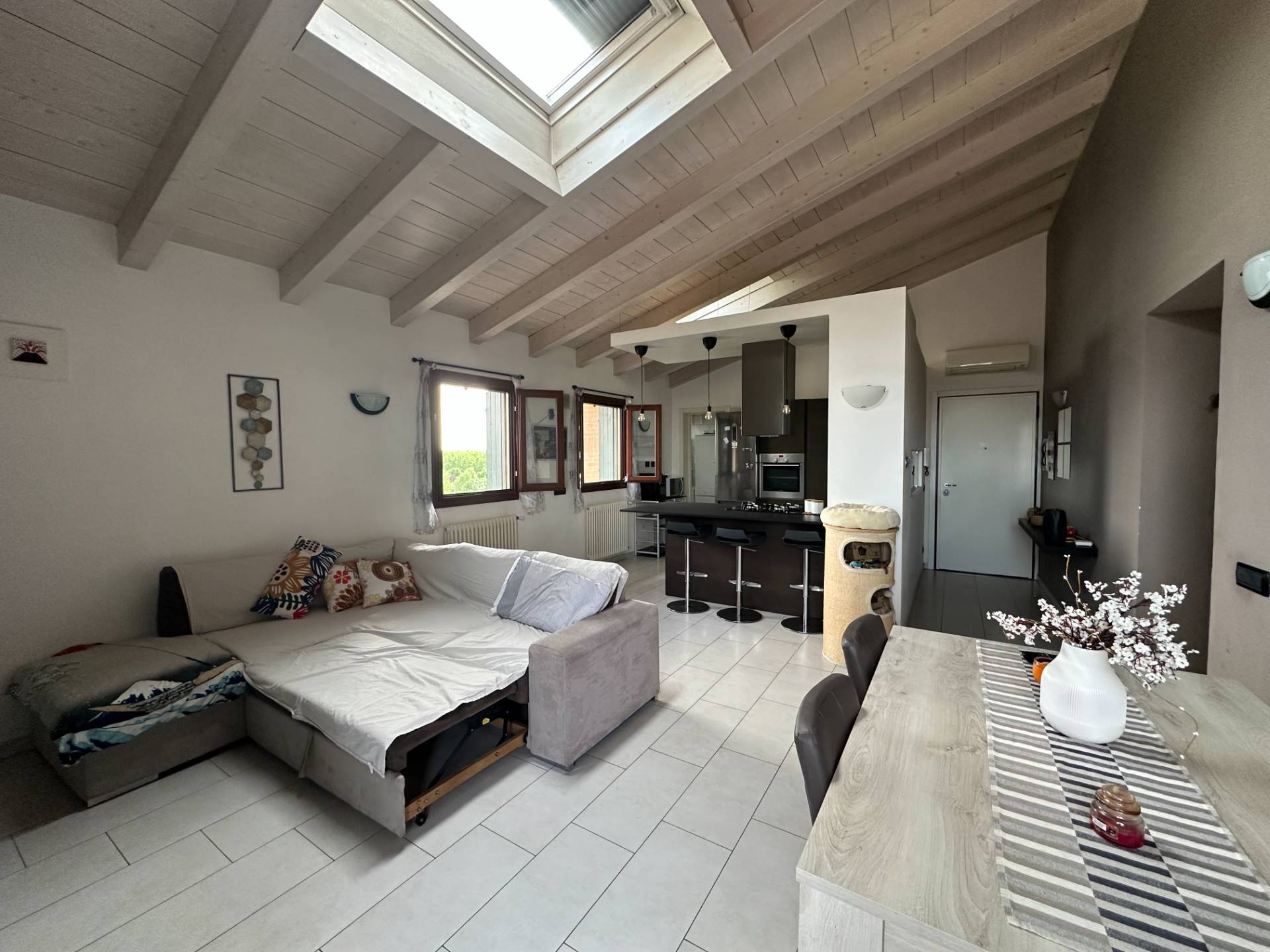 Attico con Terrazzo in vendita a Mirandola