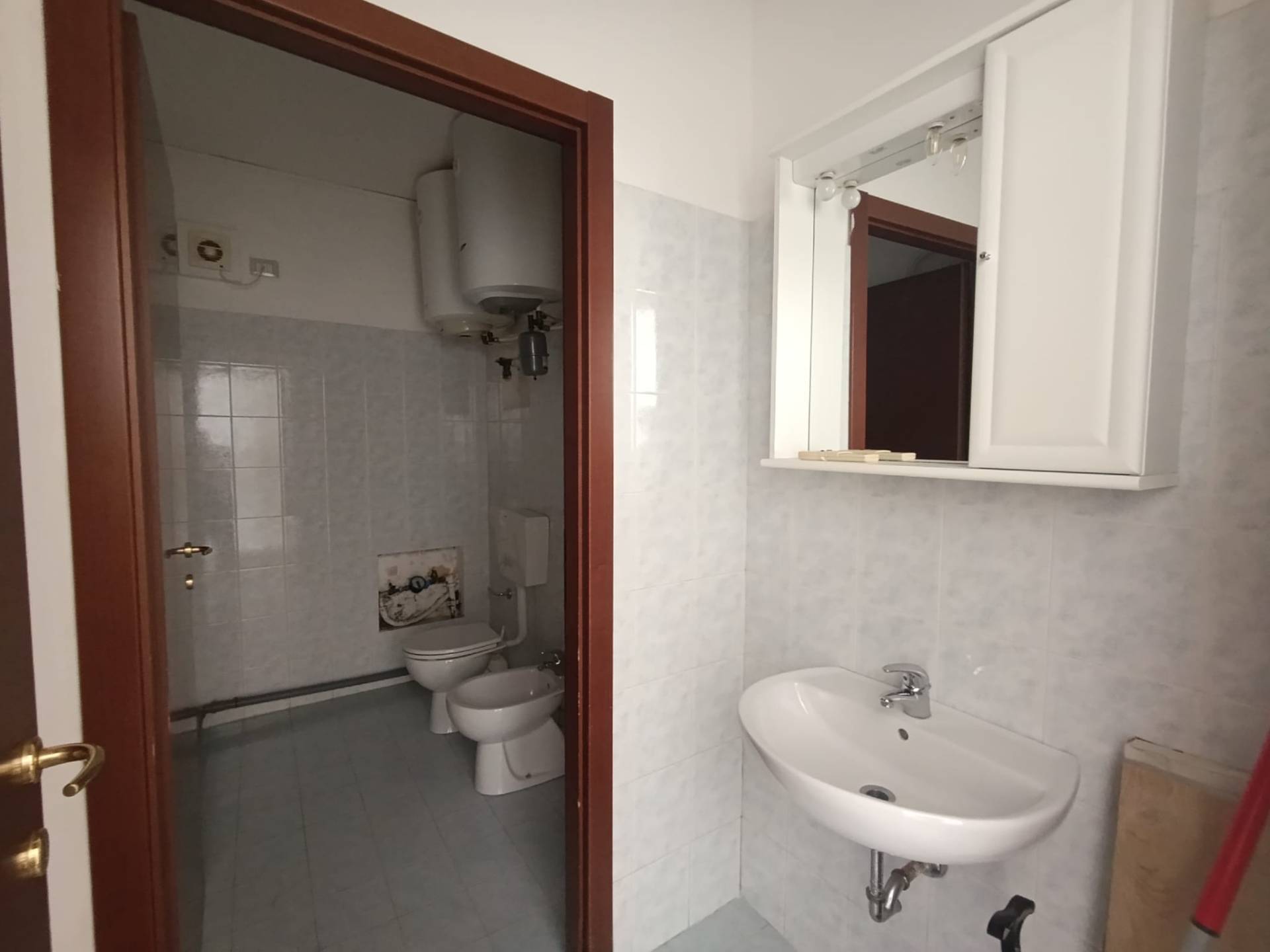 Negozio in affitto a Mirandola