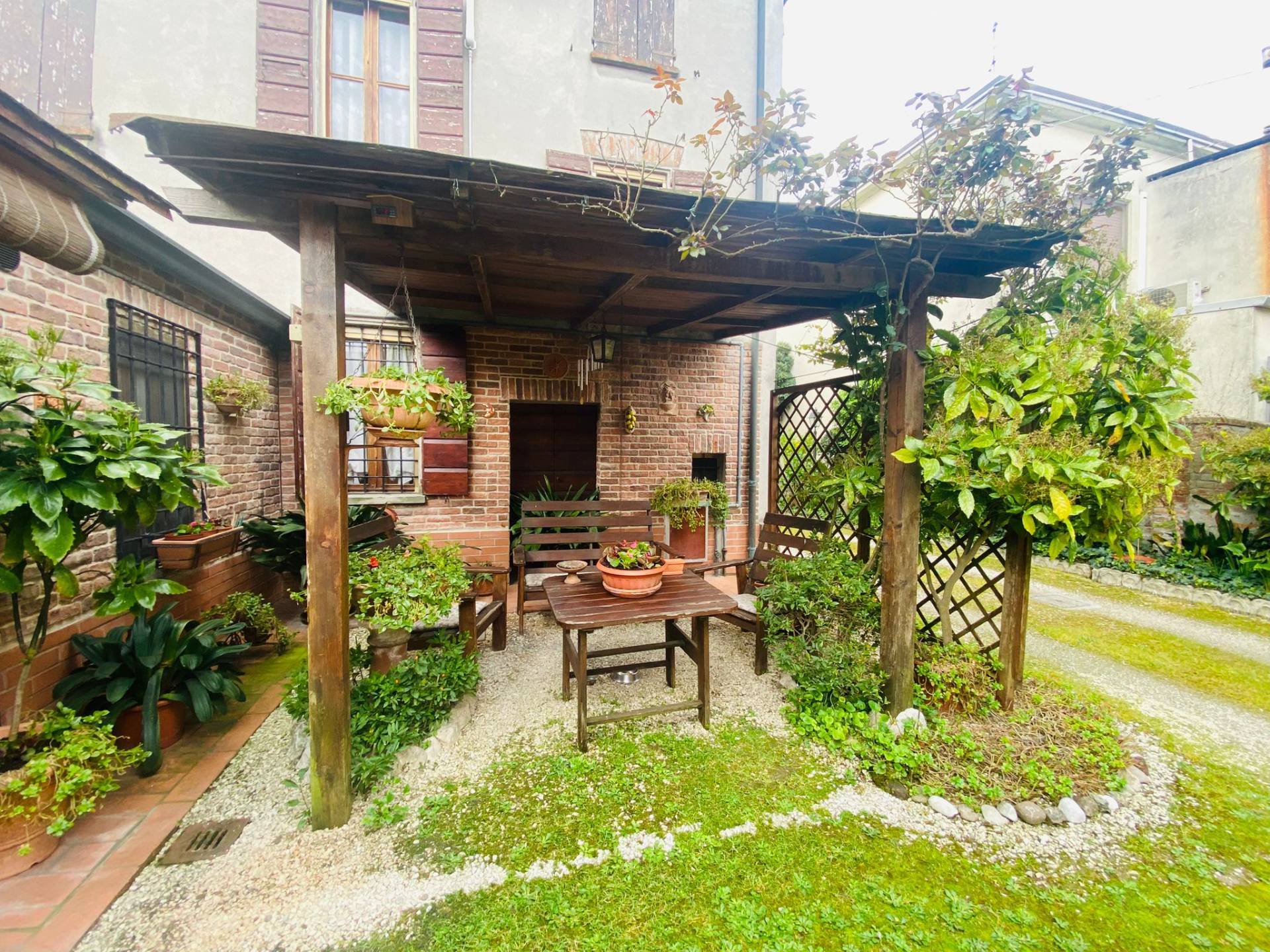 Villa Bifamiliare in vendita a Quistello