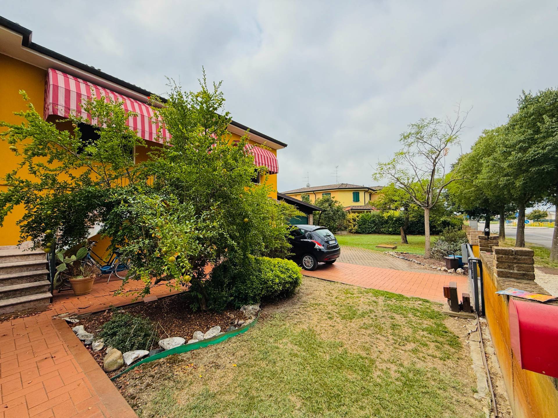 Villa di Testa in vendita a Poggio Rusco