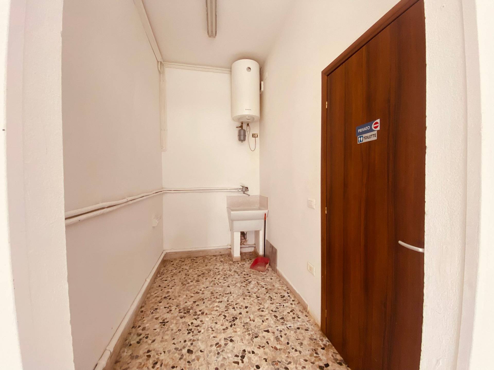 Attivit commerciale in affitto a Borgo Mantovano