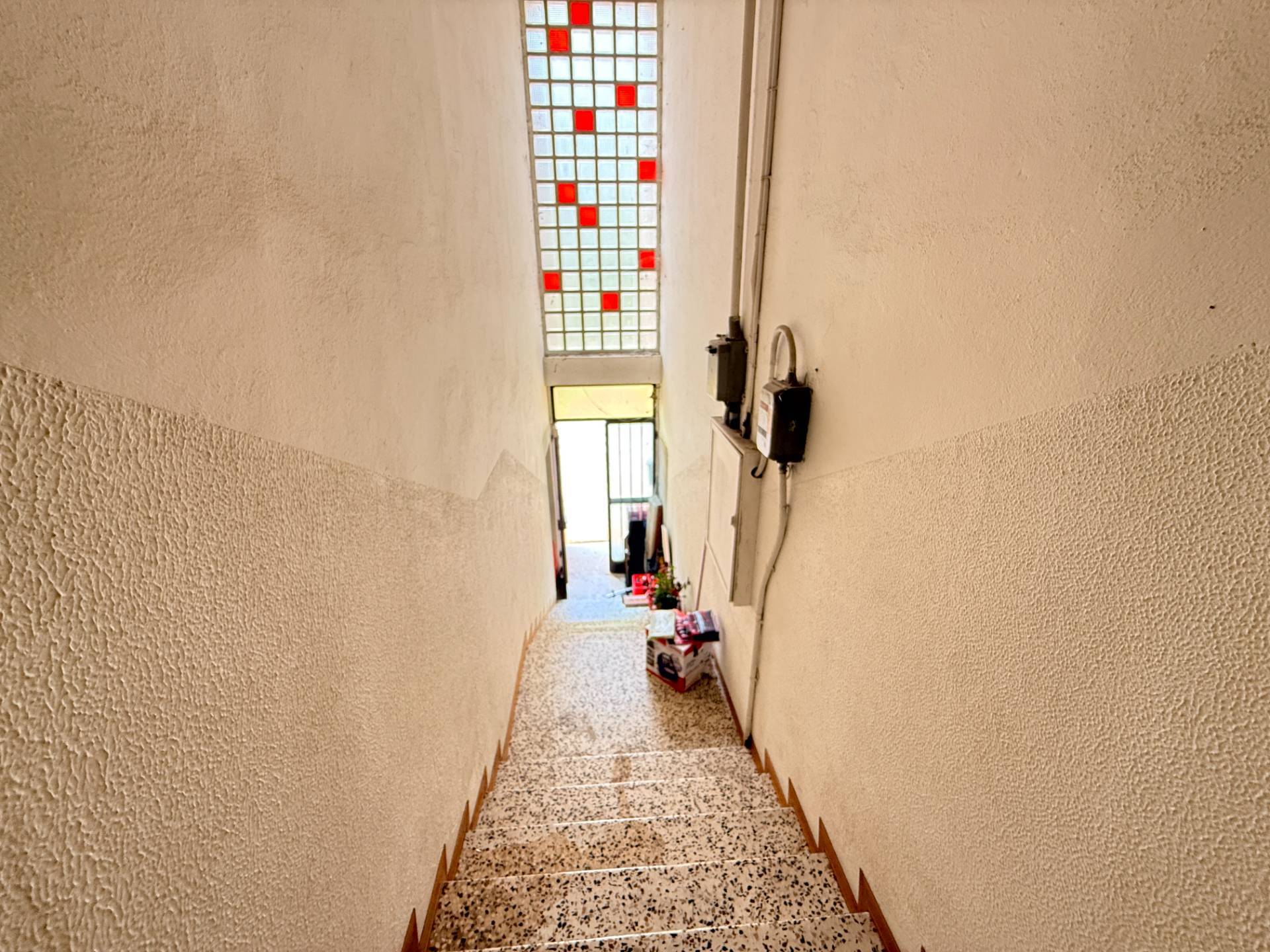 Casa Indipendente suddivisa in 2 appartamenti ed 1 magazzino in vendita a Borgo Mantovano