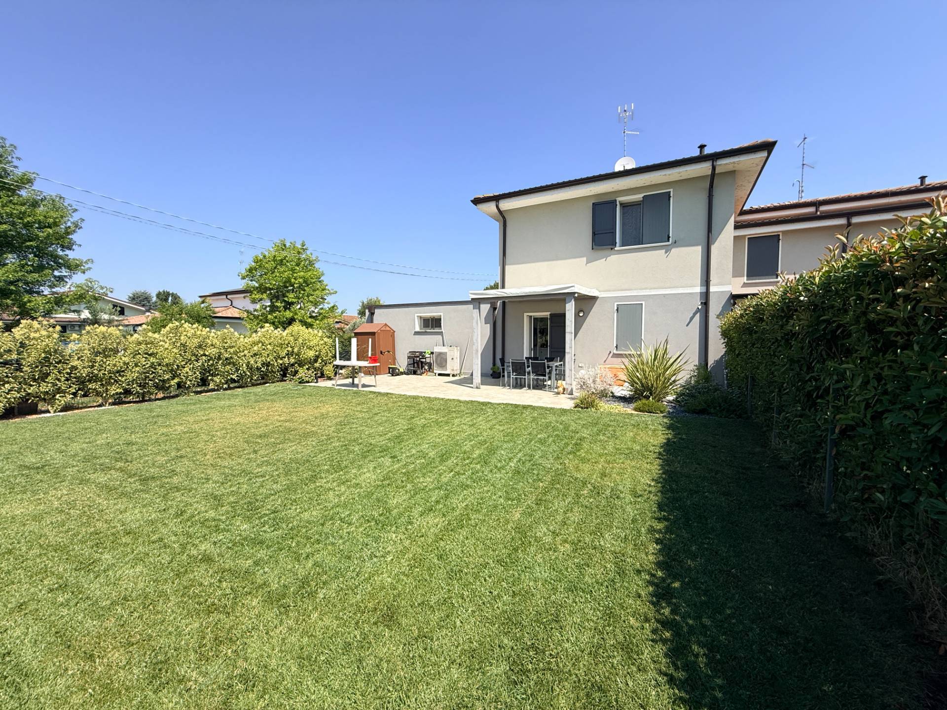 Villa Bifamiliare in vendita a Borgo Mantovano