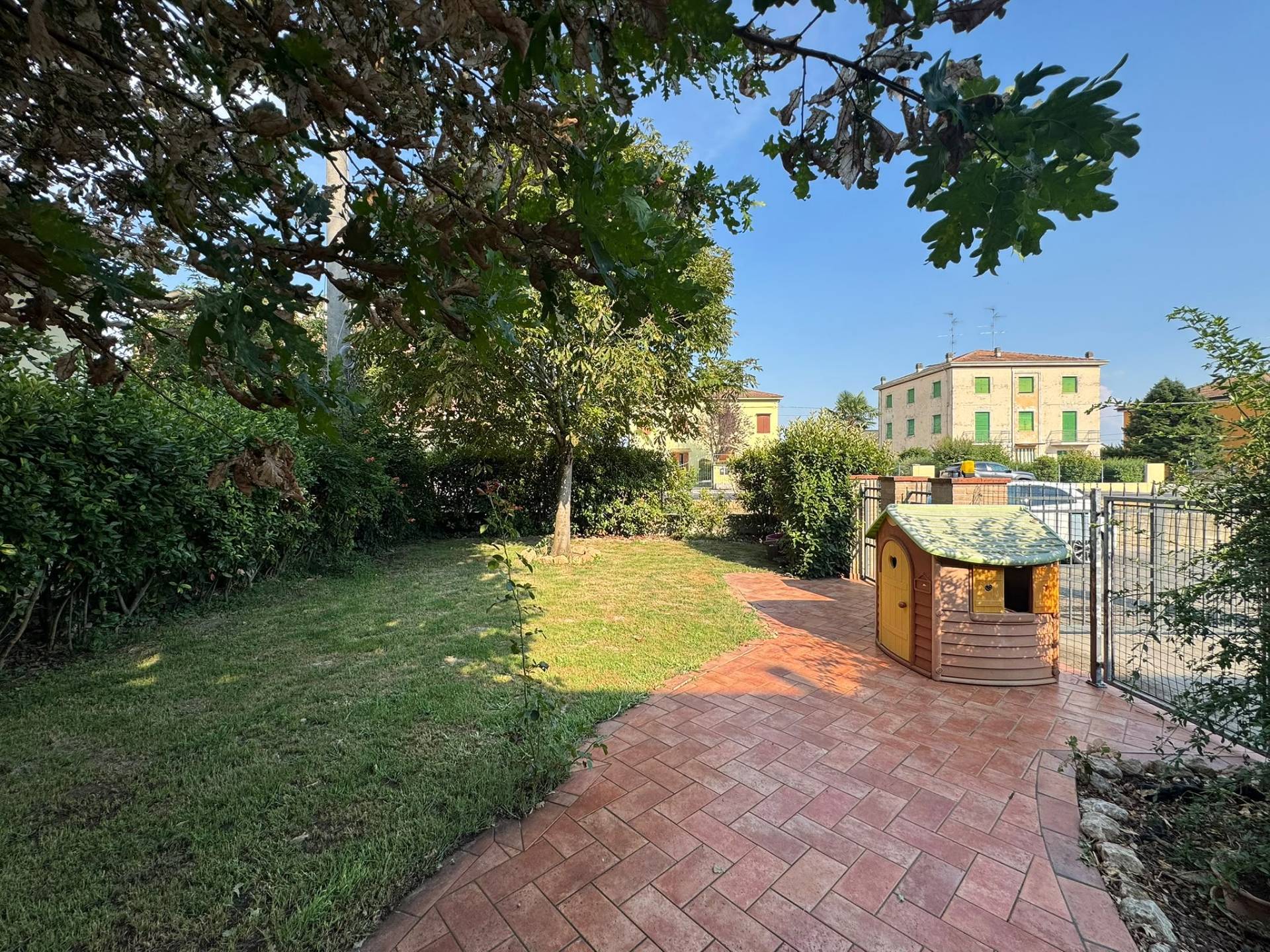 Villa di Testa in vendita a Cavezzo
