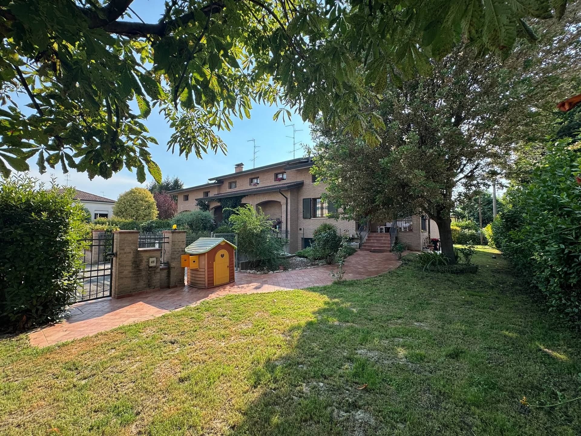 Villa di Testa in vendita a Cavezzo