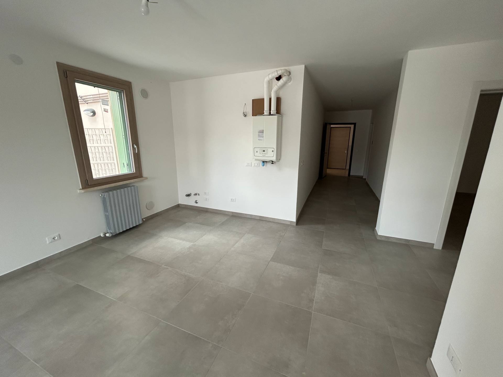 Appartamento al 1� Piano in vendita a Poggio Rusco