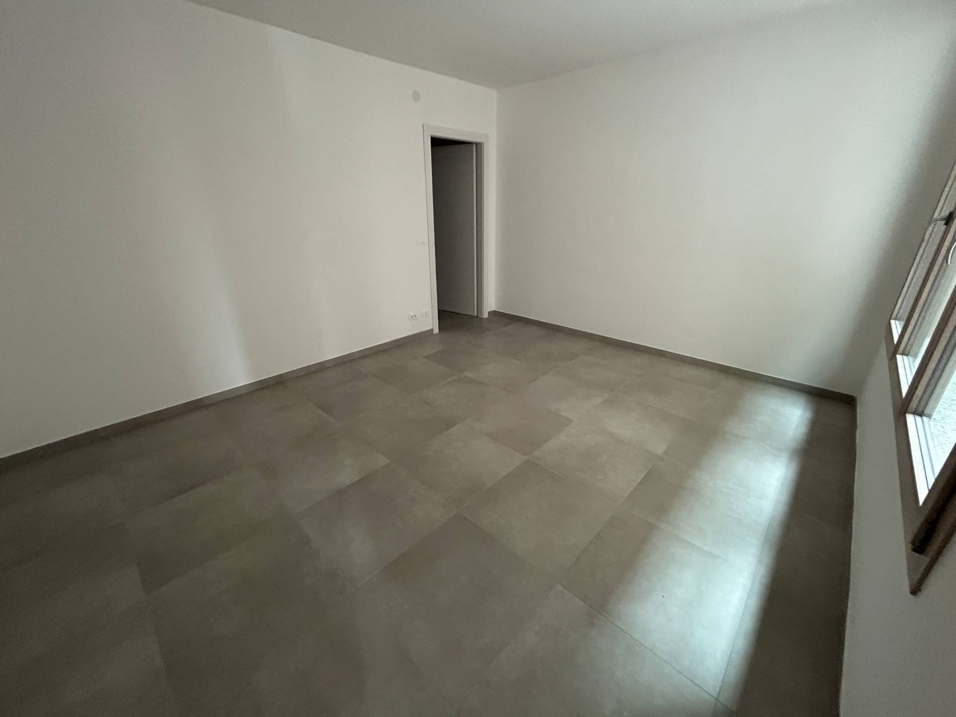 Appartamento al 1� Piano in vendita a Poggio Rusco