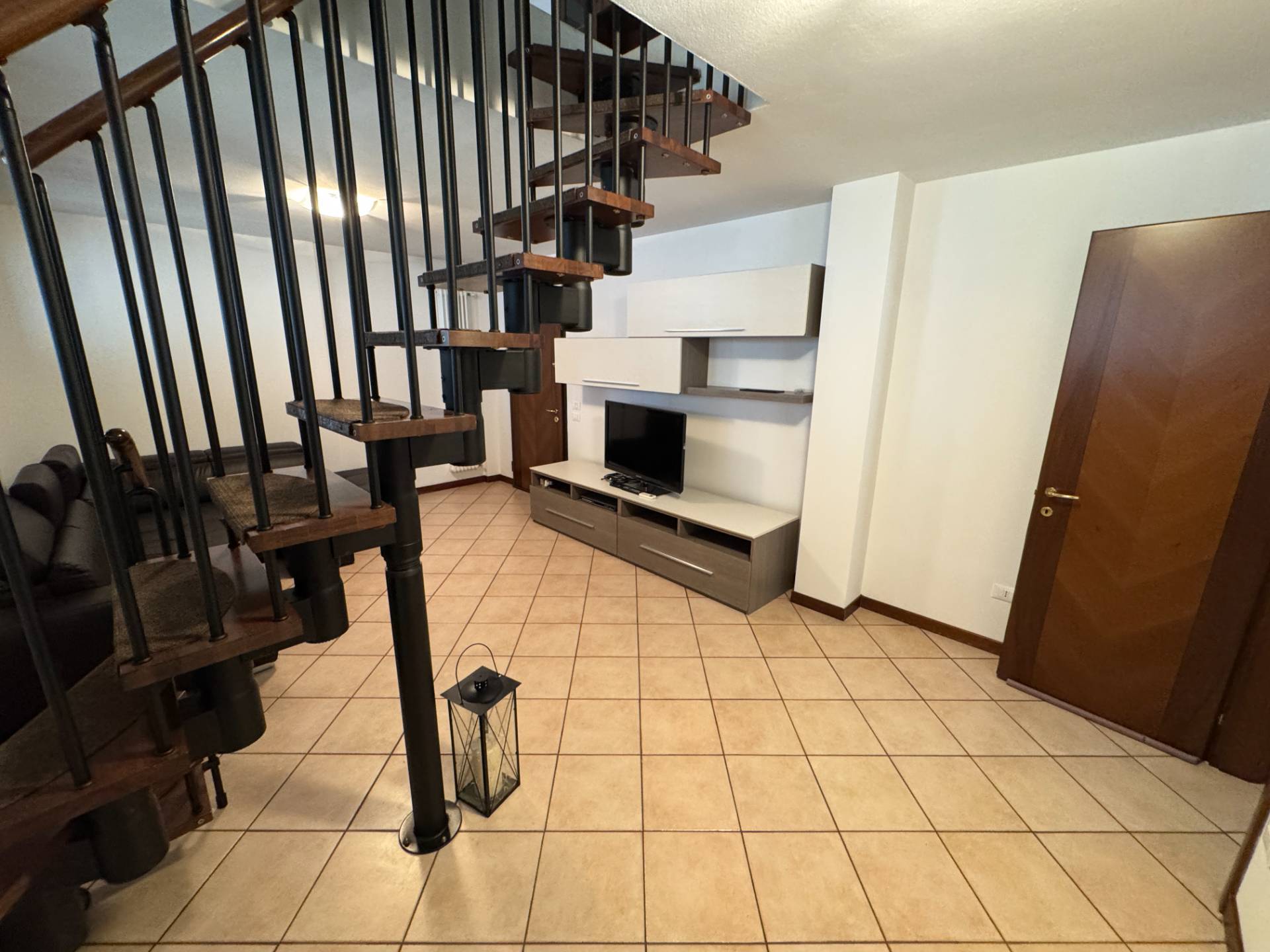 Appartamento al 1� Piano con zona Servizi al Piano Terra in vendita a Mirandola