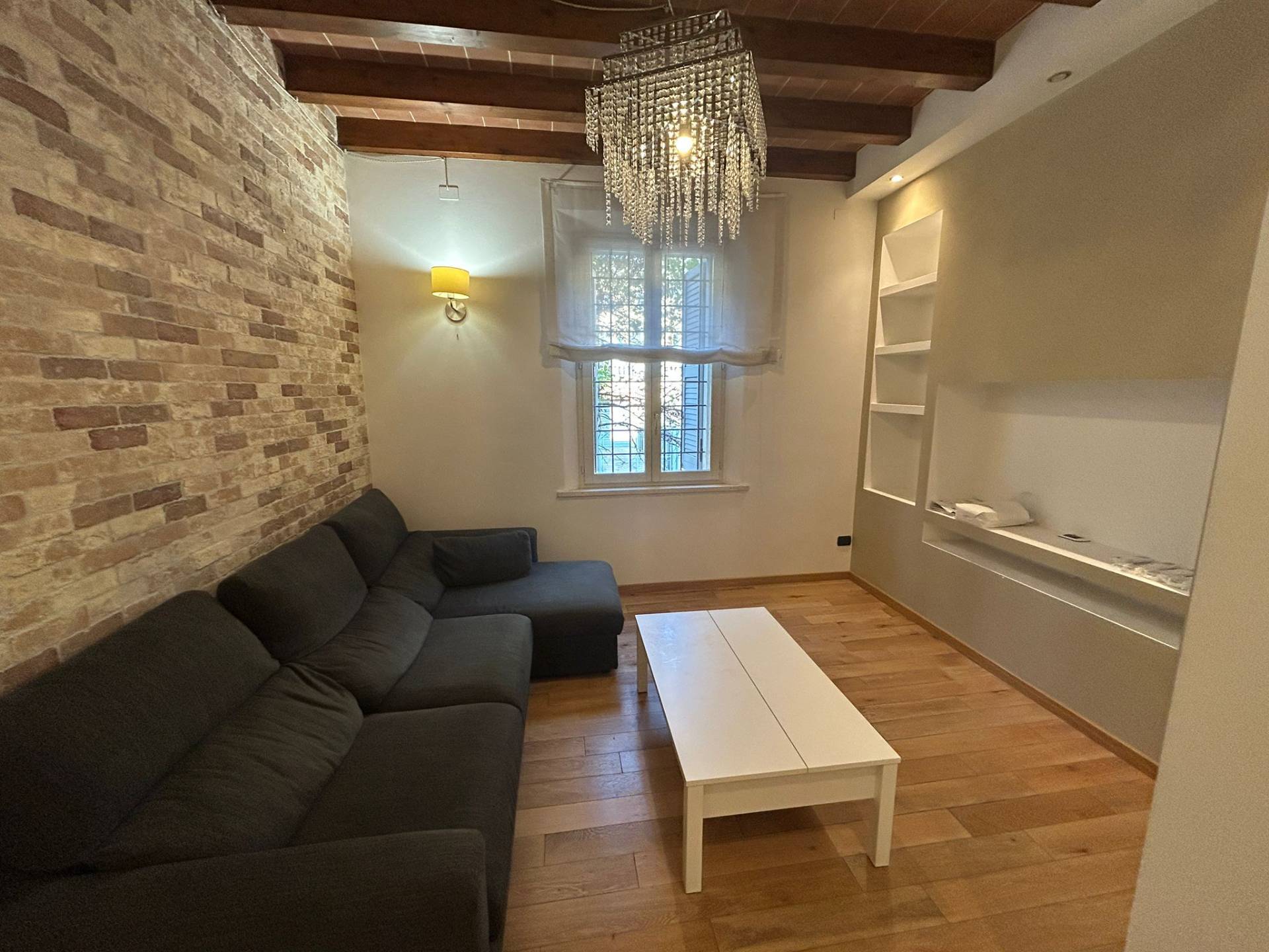 Appartamento in affitto a Modena, Viale Storchi