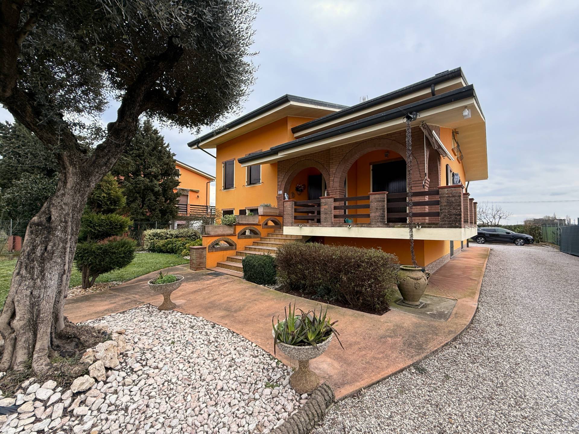 Villa Singola in vendita a Bondeno, Pilastri