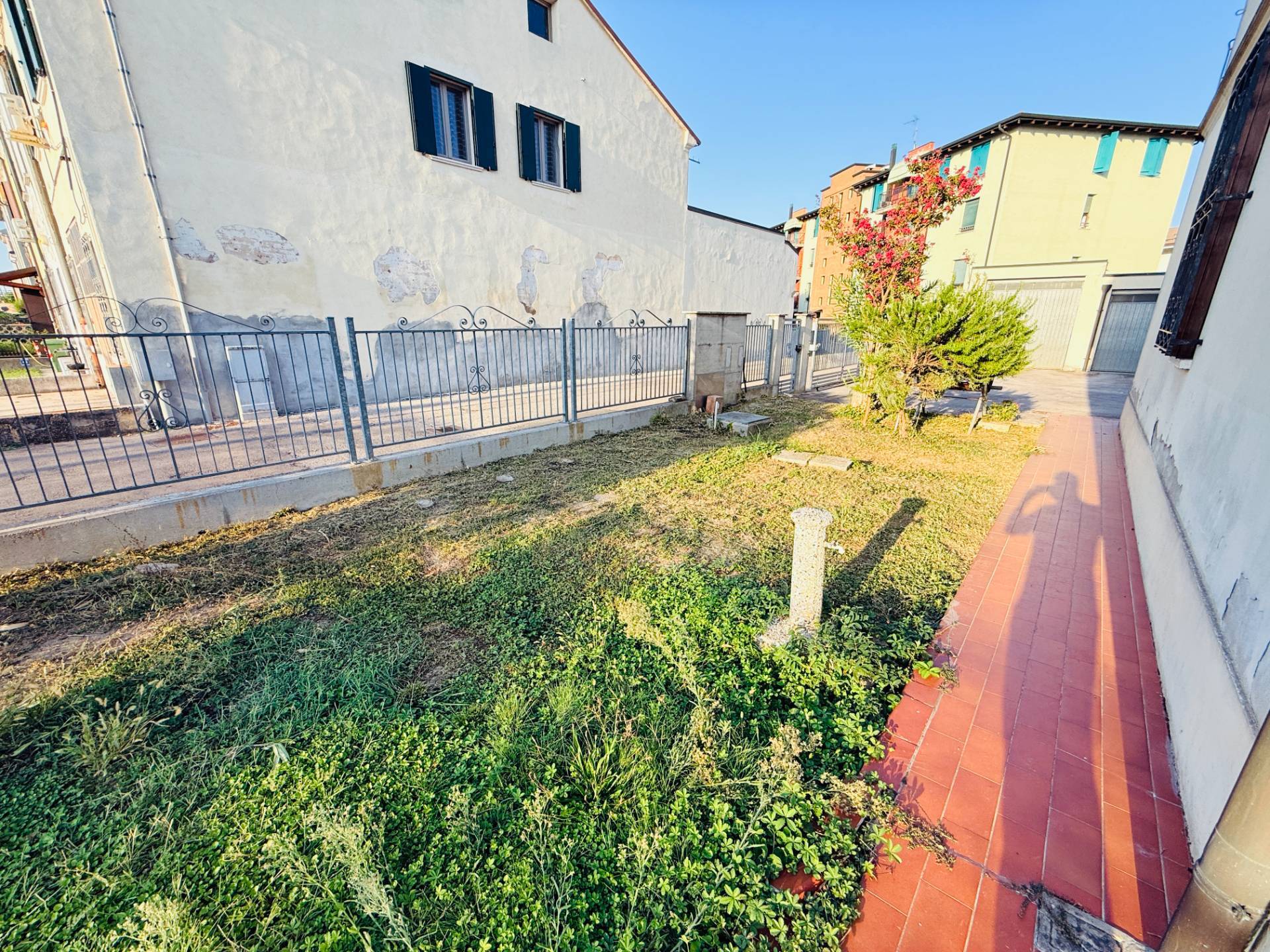 Appartamento con Ingresso Indipendente e Giardino Privato in vendita a Poggio Rusco